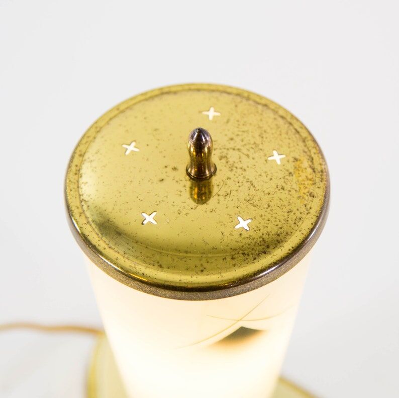 Lampe de table verre opalin et base laiton années 50