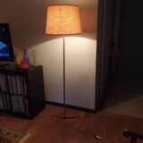 Vintage tripod floor lamp in golden brass twisted barrel