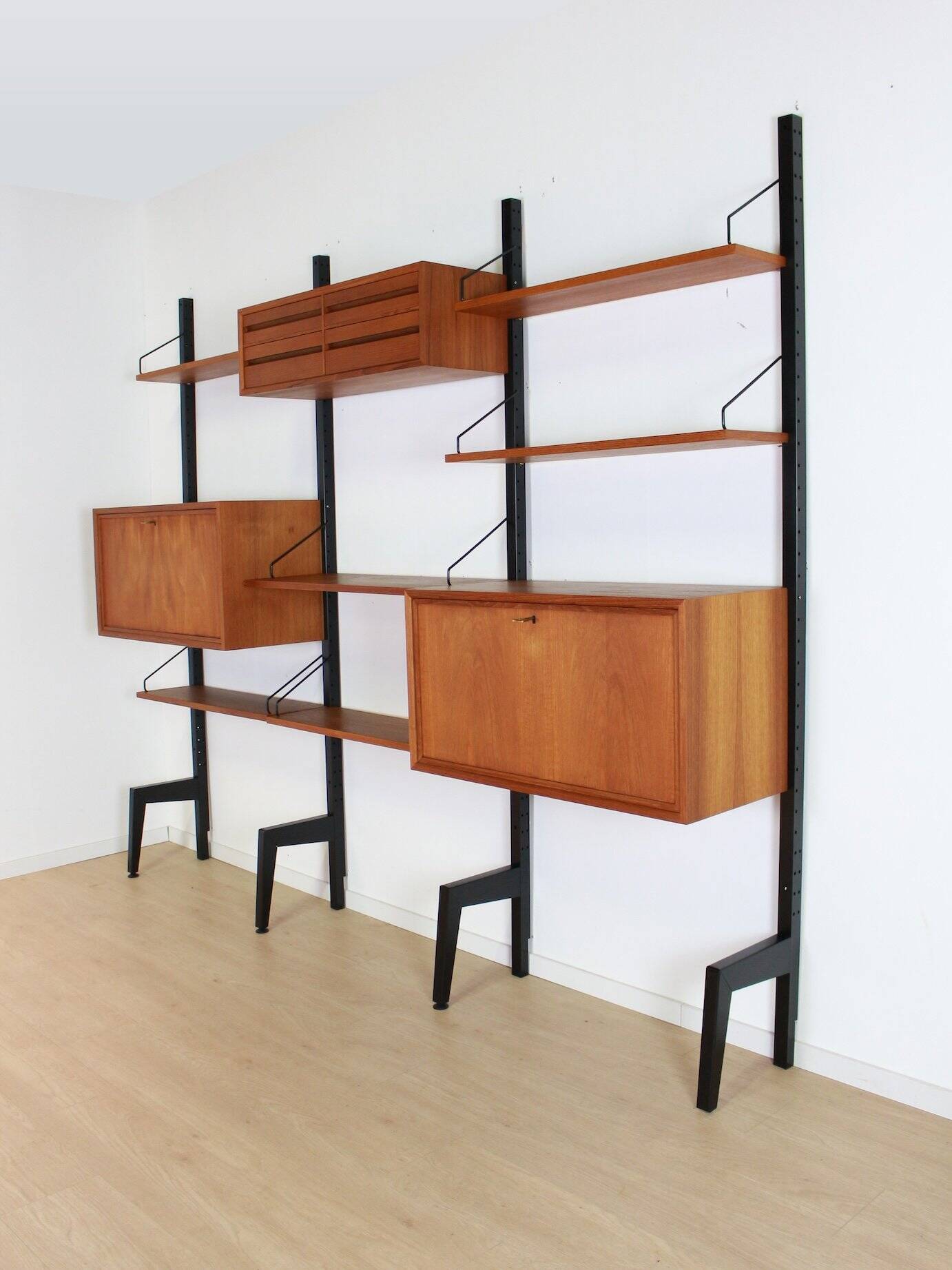 Poul Cadovius wall-unit vintage freestanding