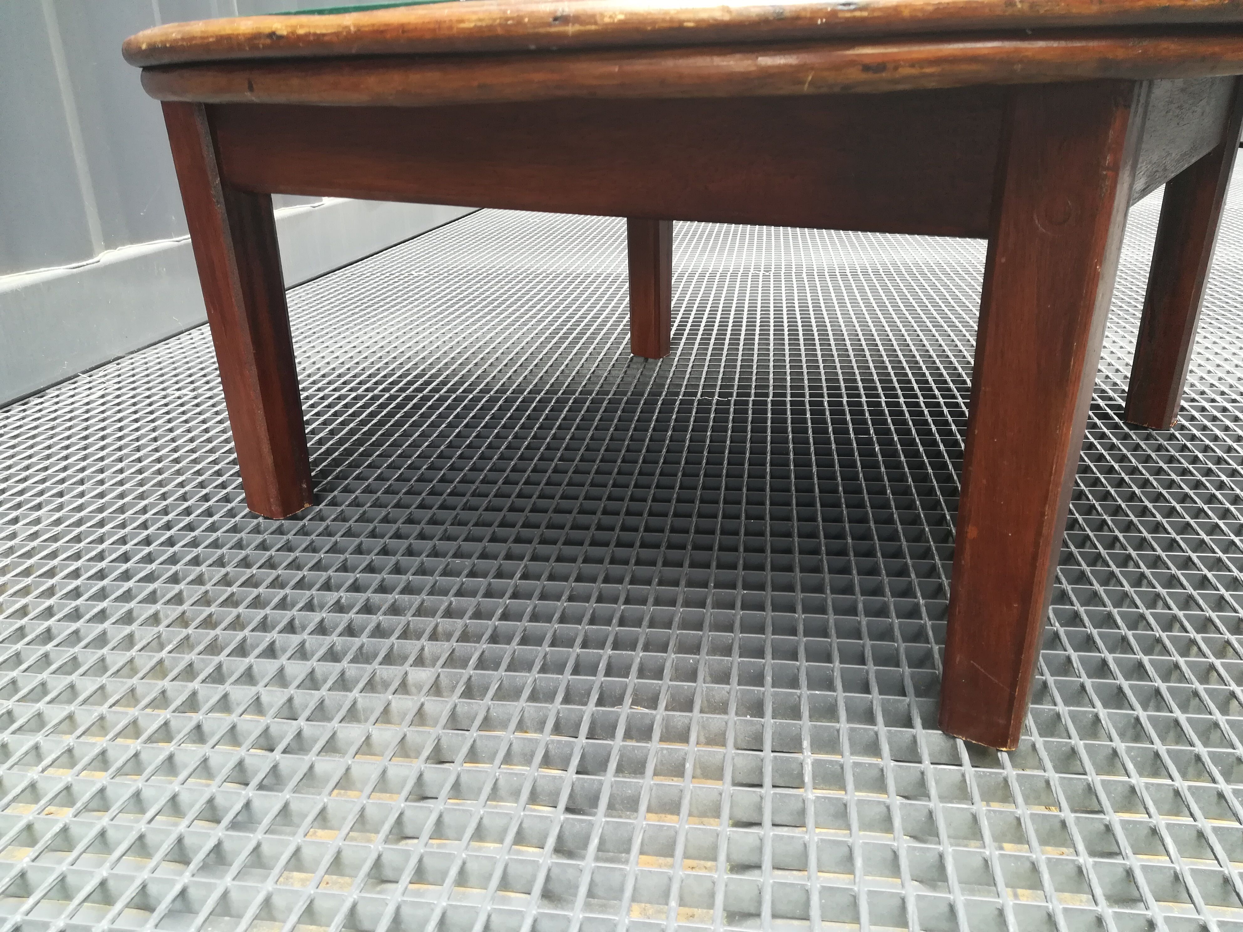 Low table in canage