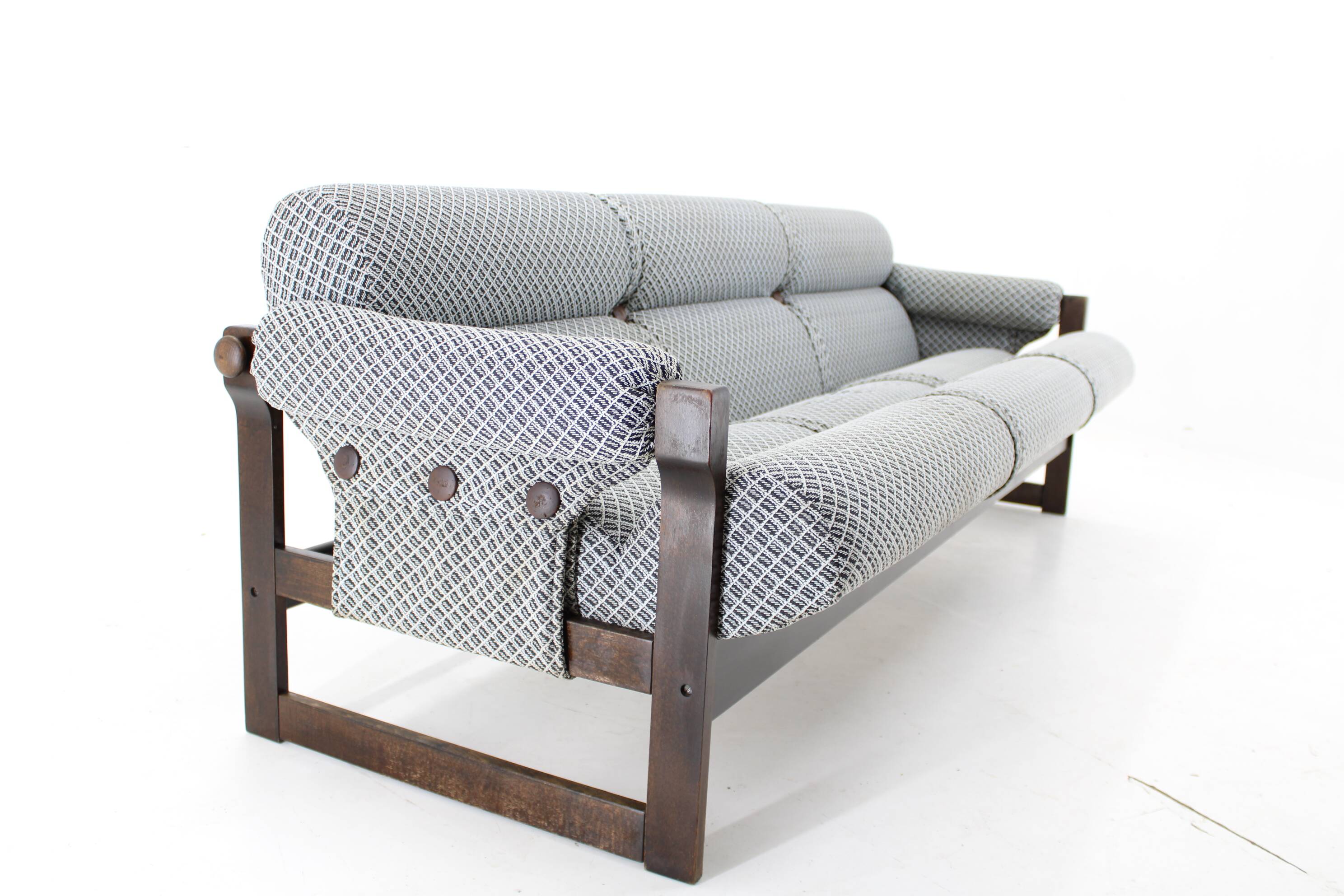 Canapé trois places en hêtre des années 1970 par Hikor, Tchécoslovaquie