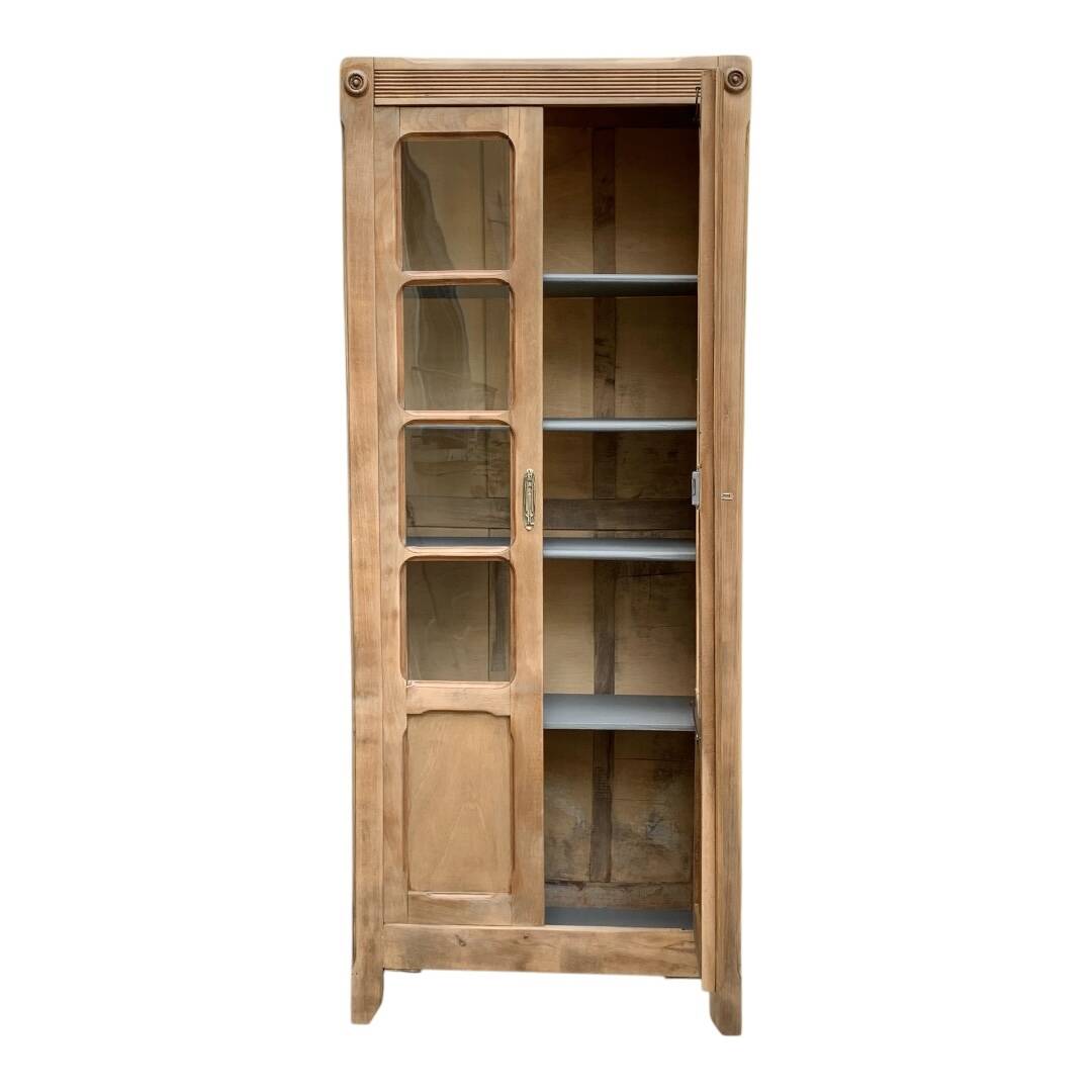 Armoire parisienne vitrée en bois brut, 1940