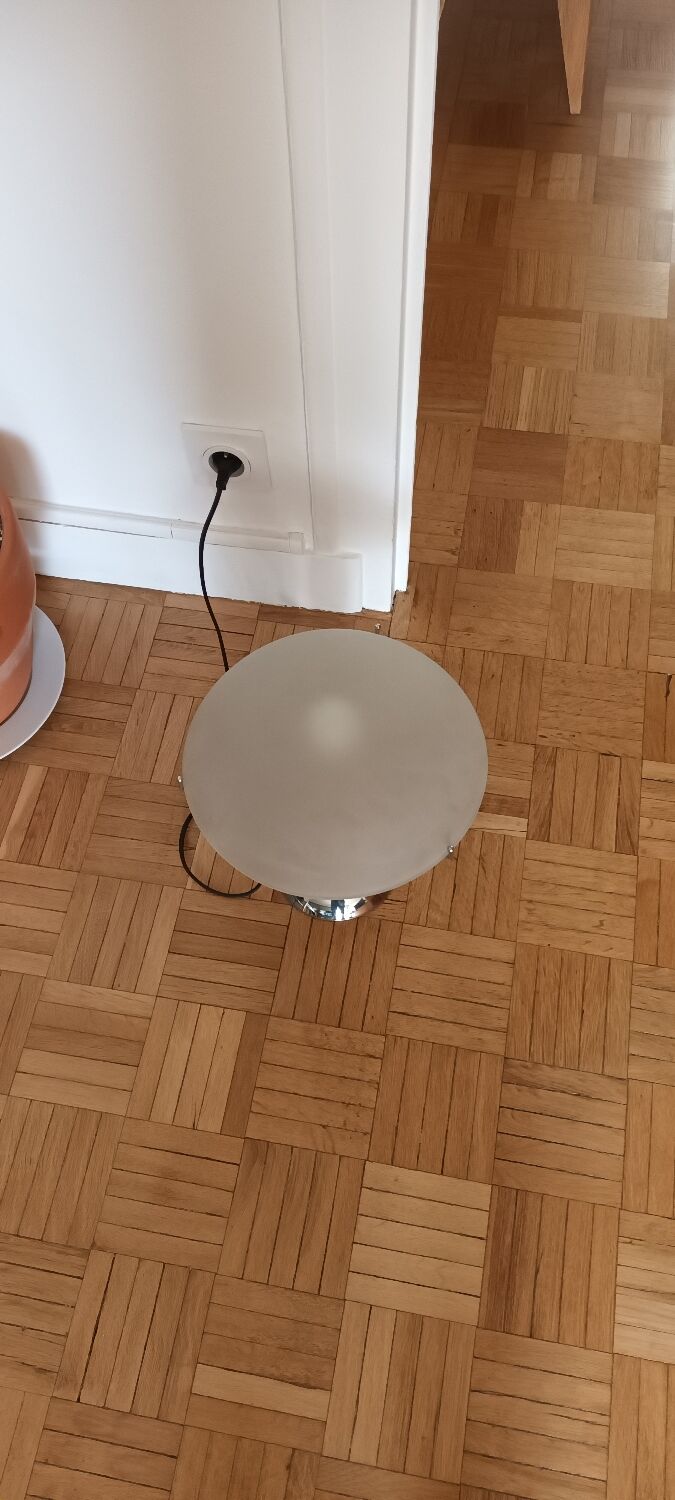 Vintage liner mushroom lamp