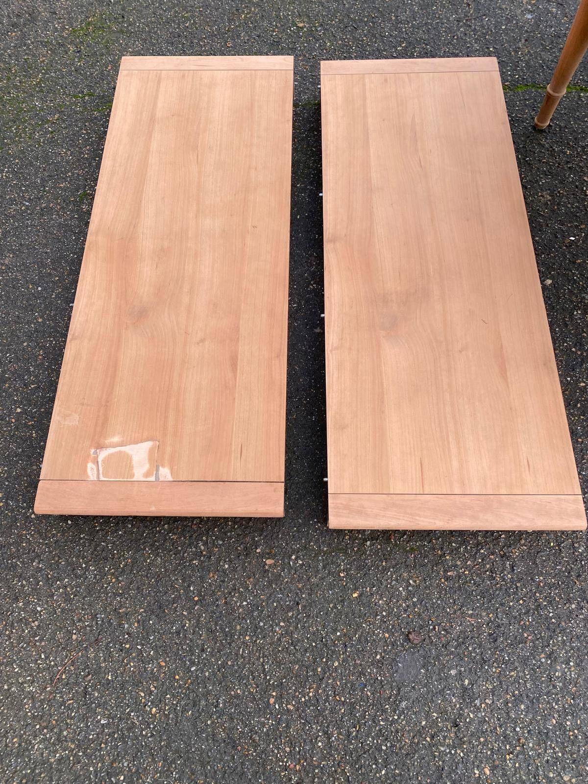 Renovated Louis Philippe round extendable dining table from the 19th century, 210cm.