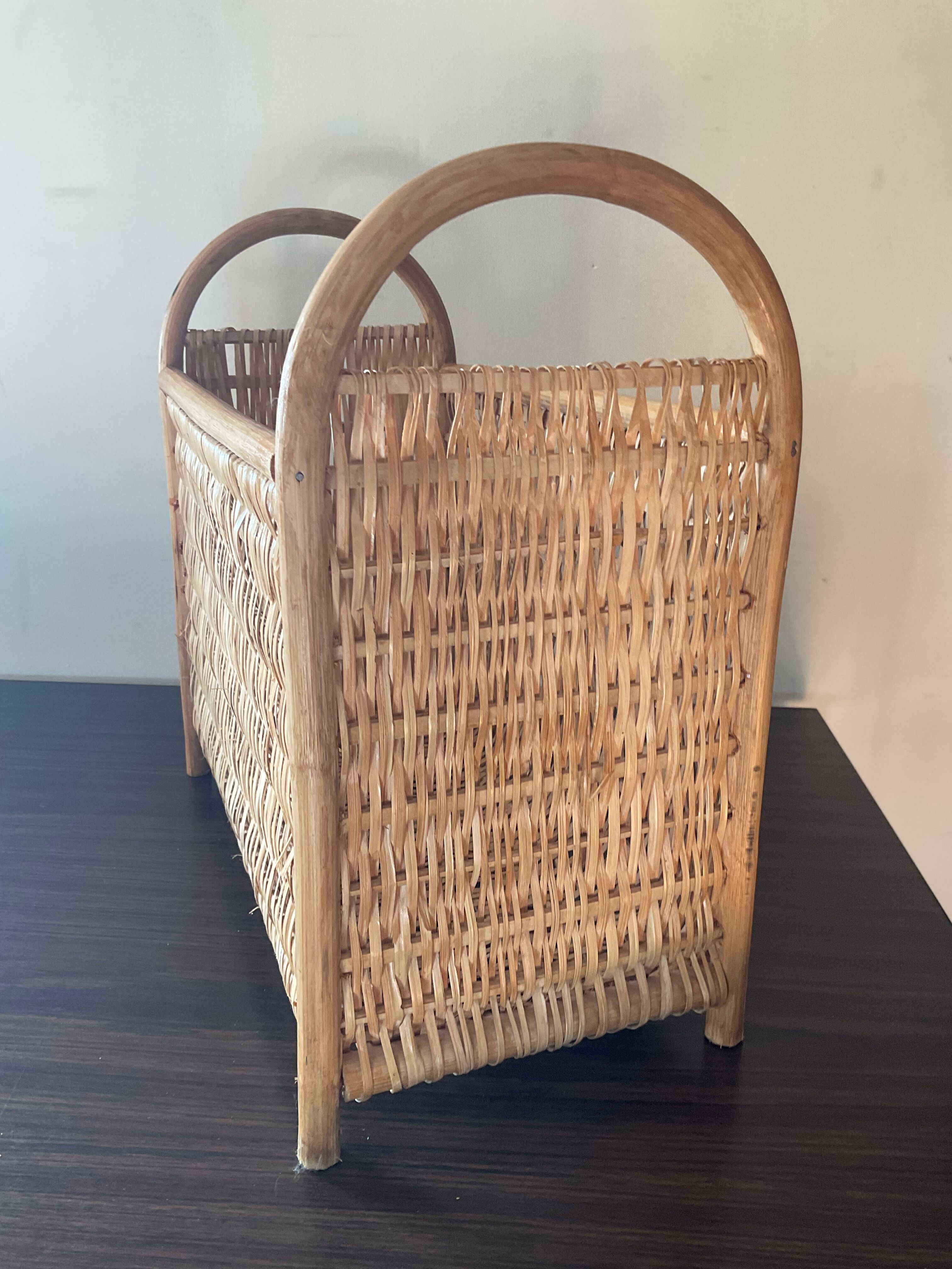 Vintage magazine rack in rattan and wicker