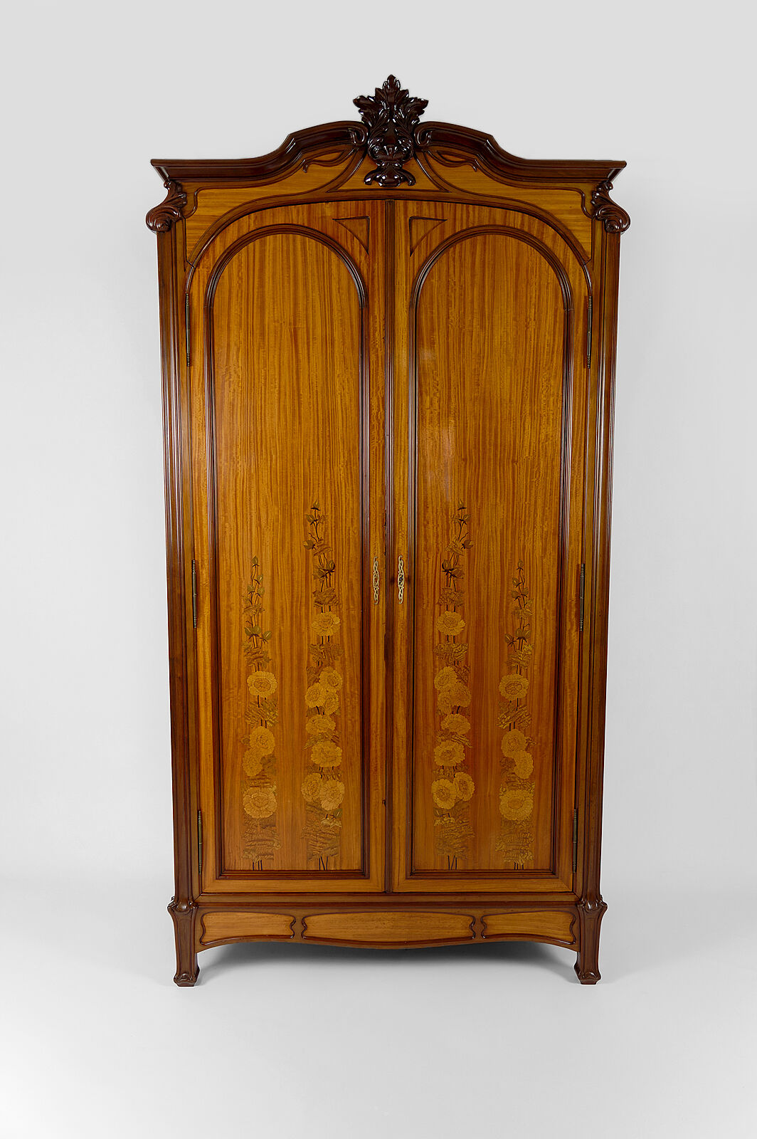 Mahogany inlaid Art Nouveau cabinet, France, circa 1900