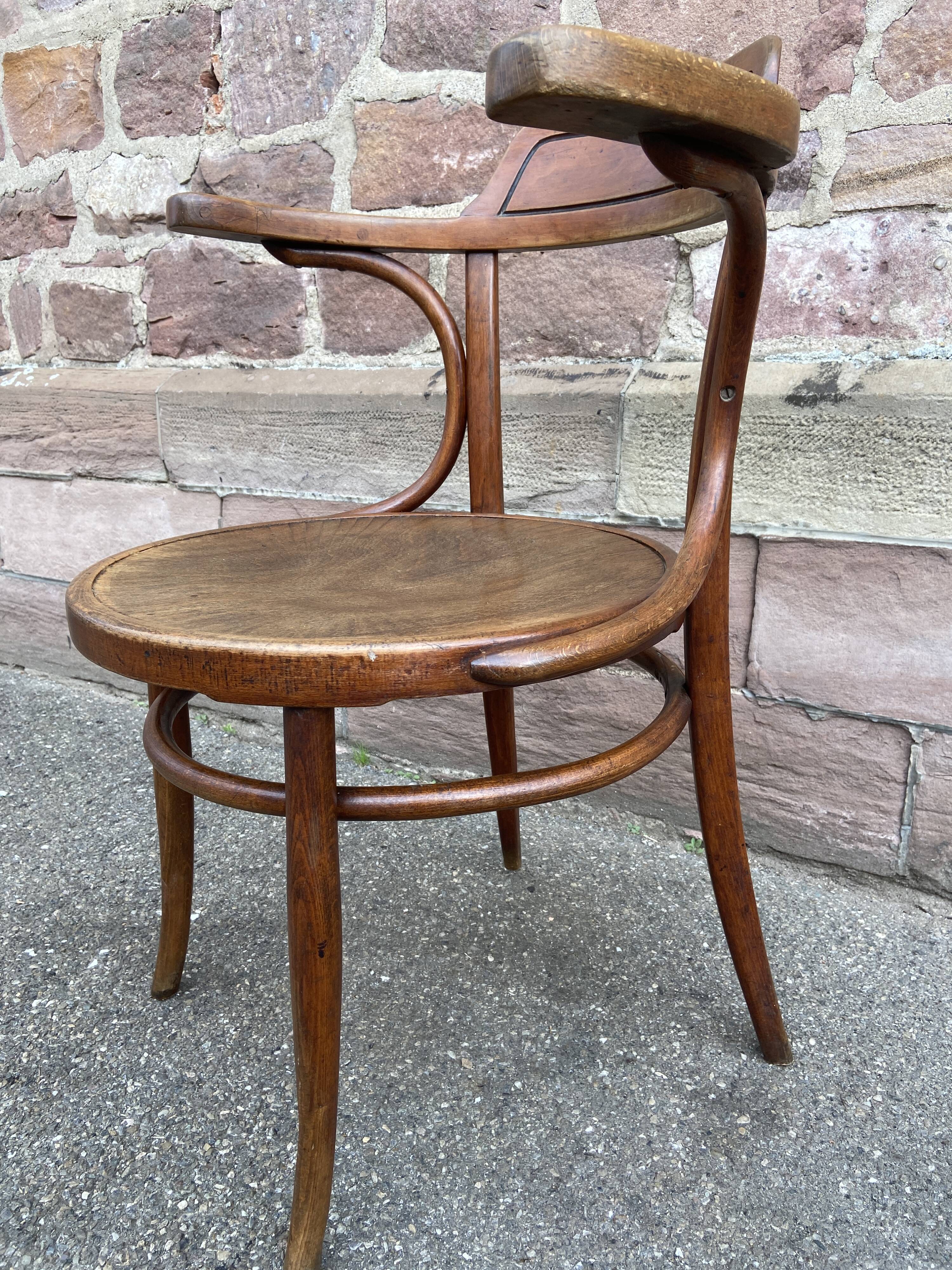 Office chair 1910 by bois courbé j & j kohn in vienna, austria