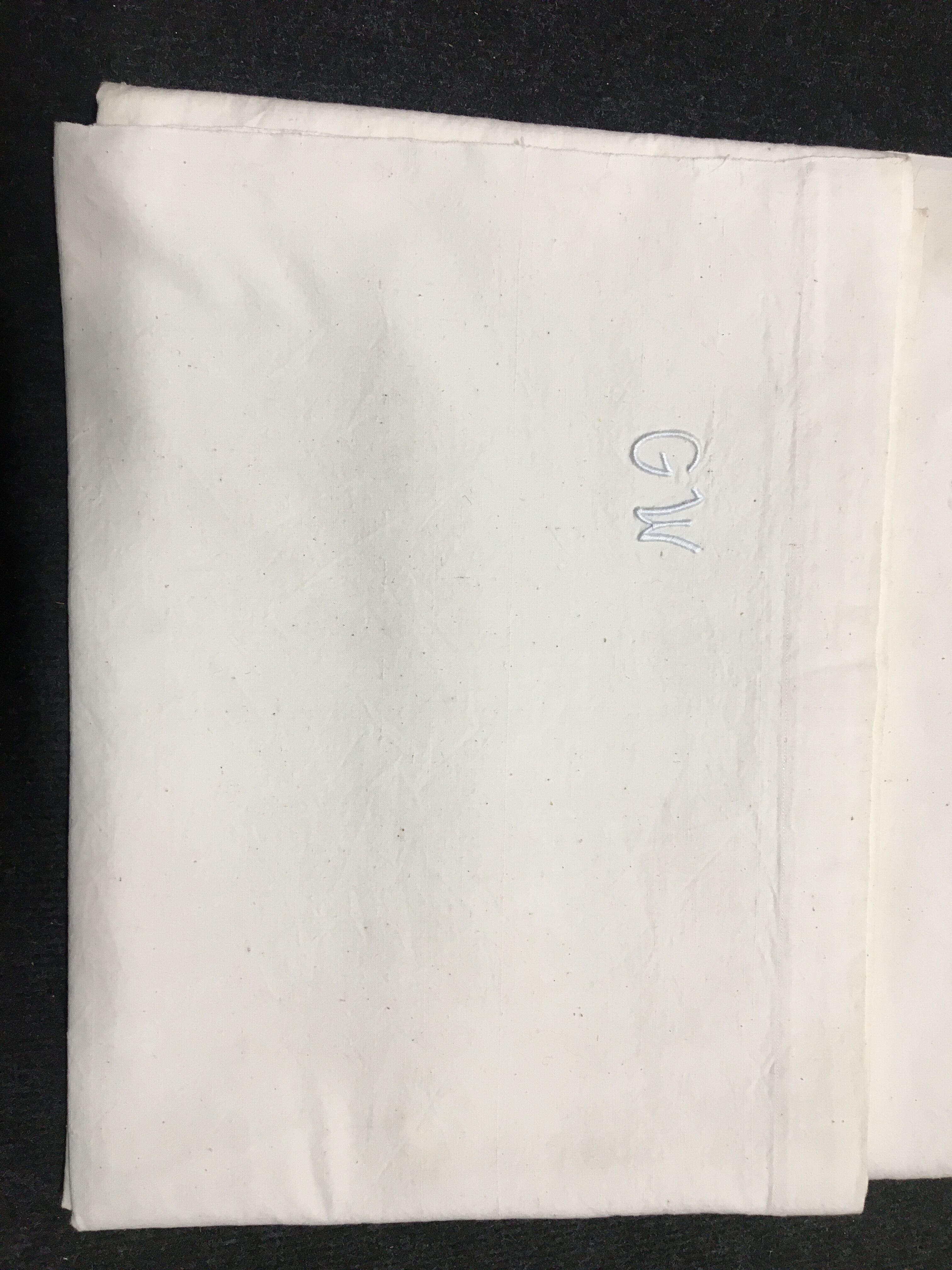 Set of 10 old sheets embroidered in linen or cotton