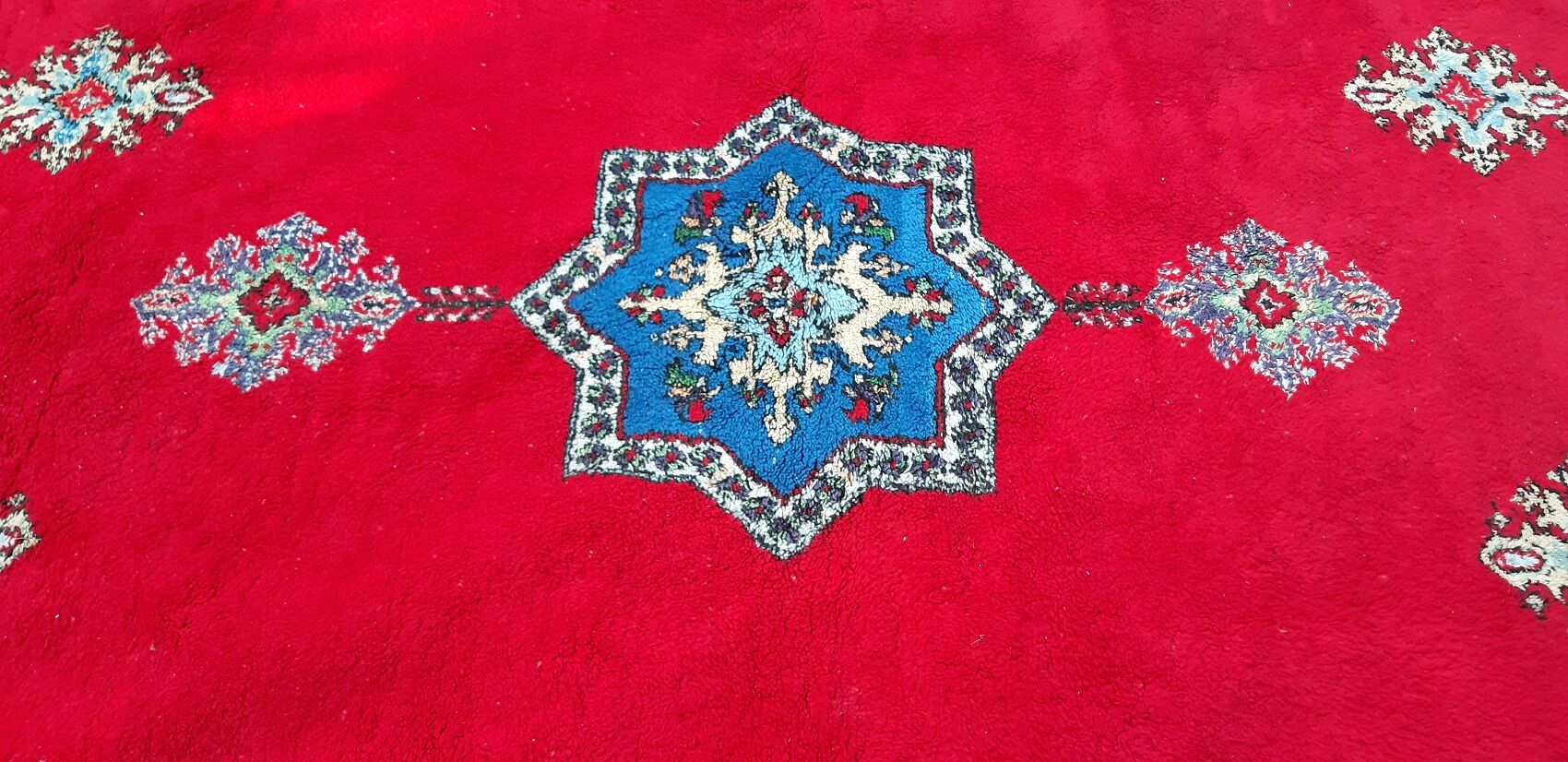 Large Moroccan carpet 306×198 cm