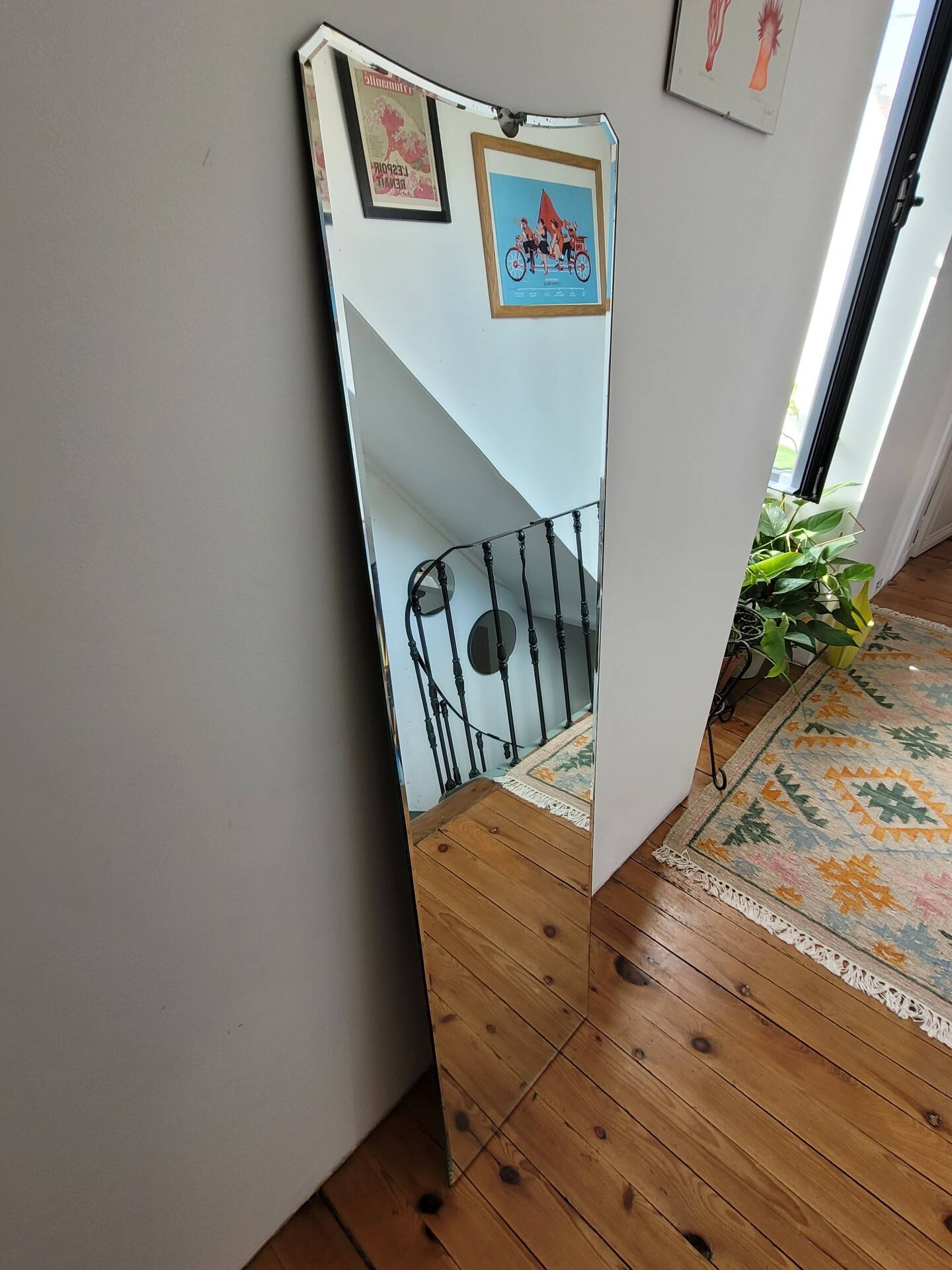 Miroir vertical biseauté
