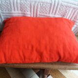 Coussin brodé à la main vintage
