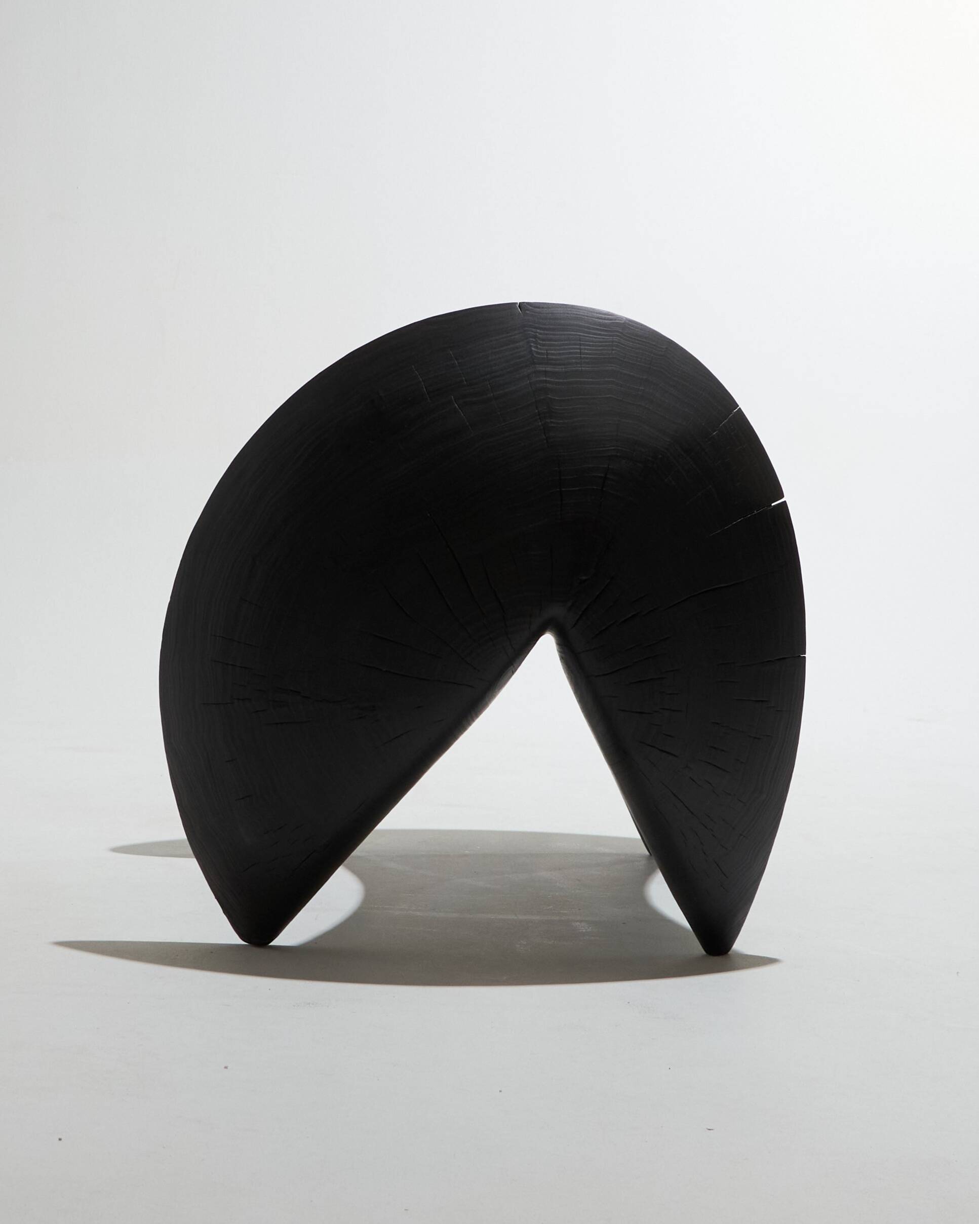 Assise Aigeon en bois noir