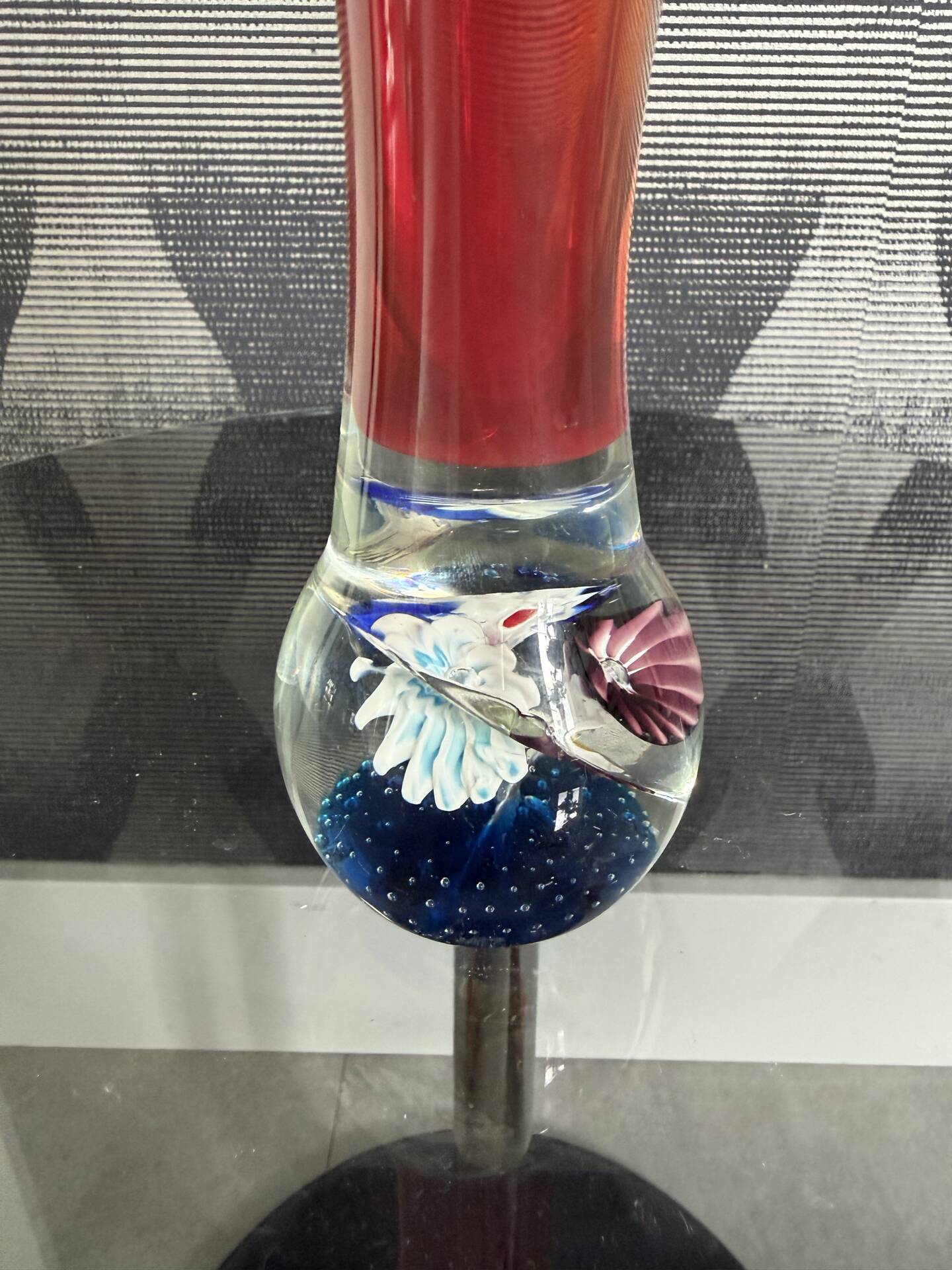 Vintage Murano tulip vase with sulphur base (1960)