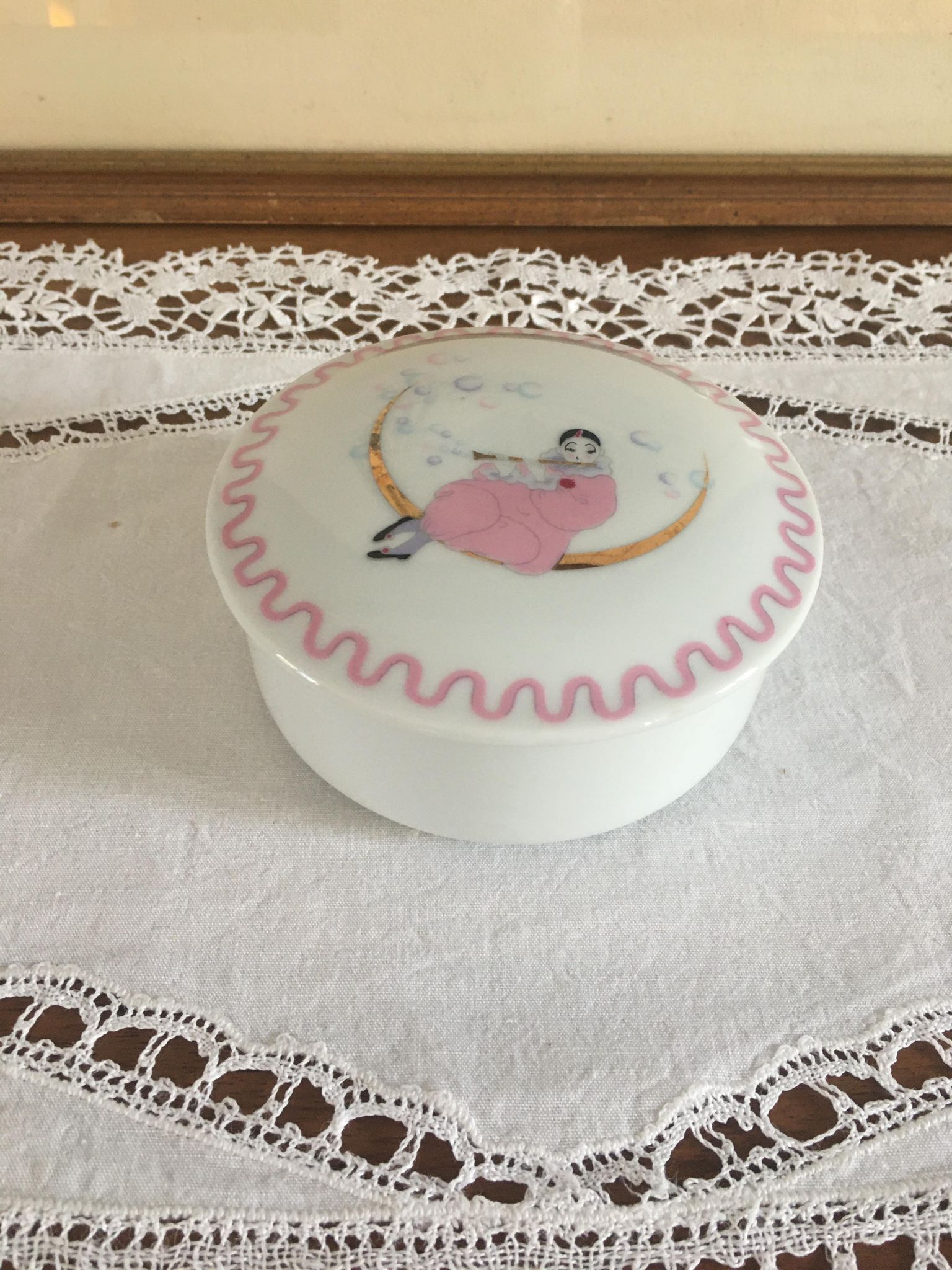 Jewelry box/candy maker in porcelain Pierrot La Lune