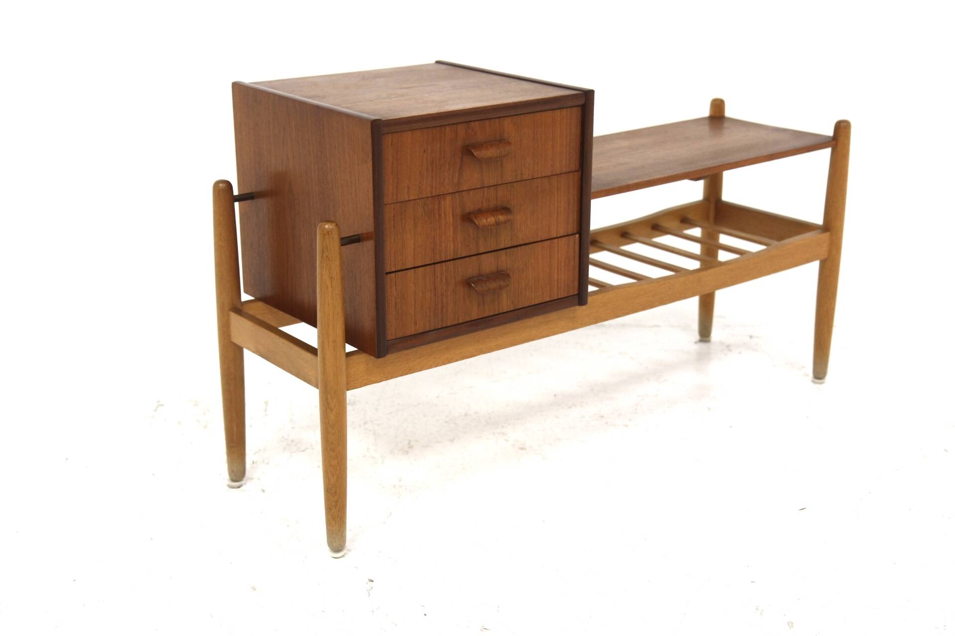 "Spectum" telephone bench, Arne Wahl Iversen for Möble-IKÉA, Sweden, 1960