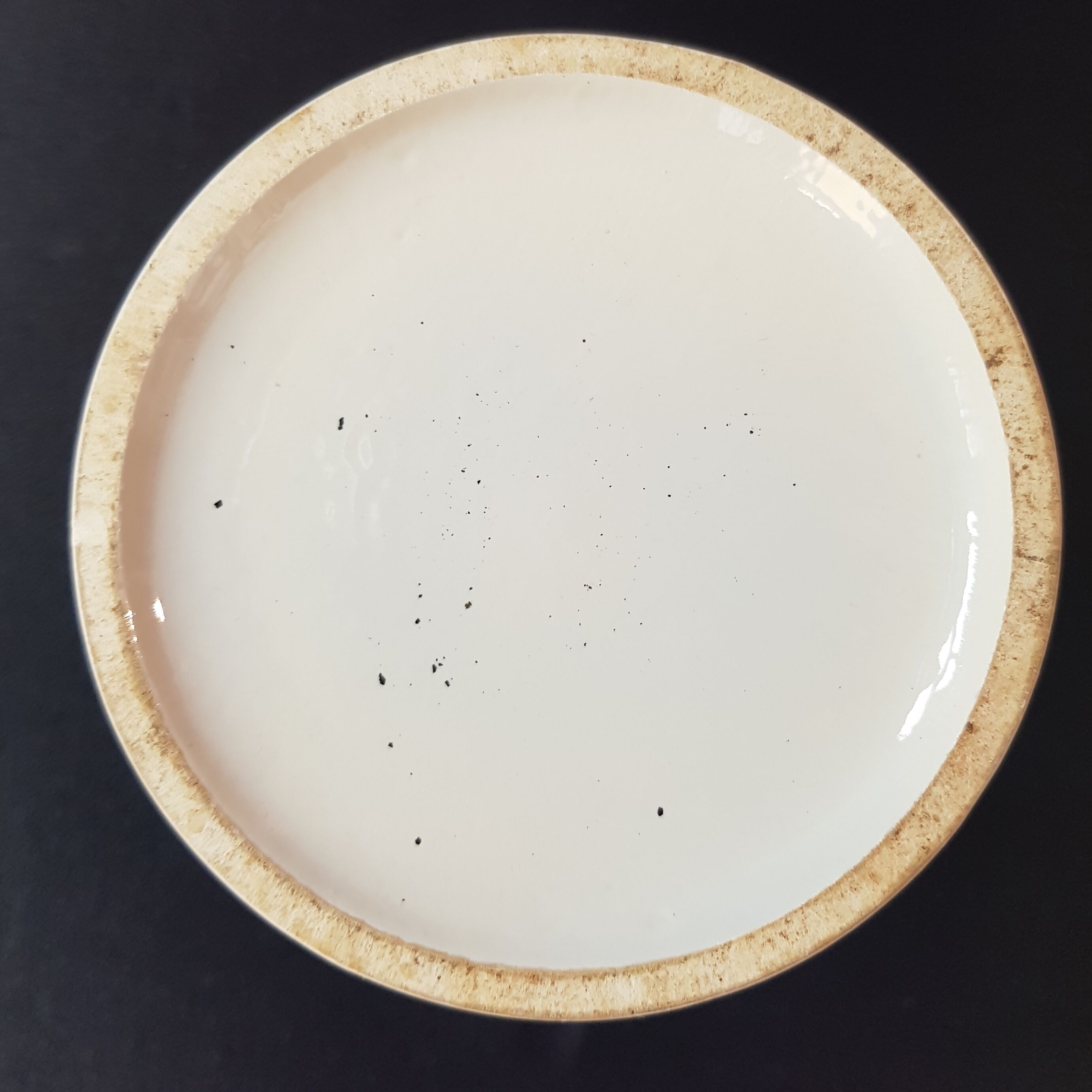 Ceramic tobacco pot