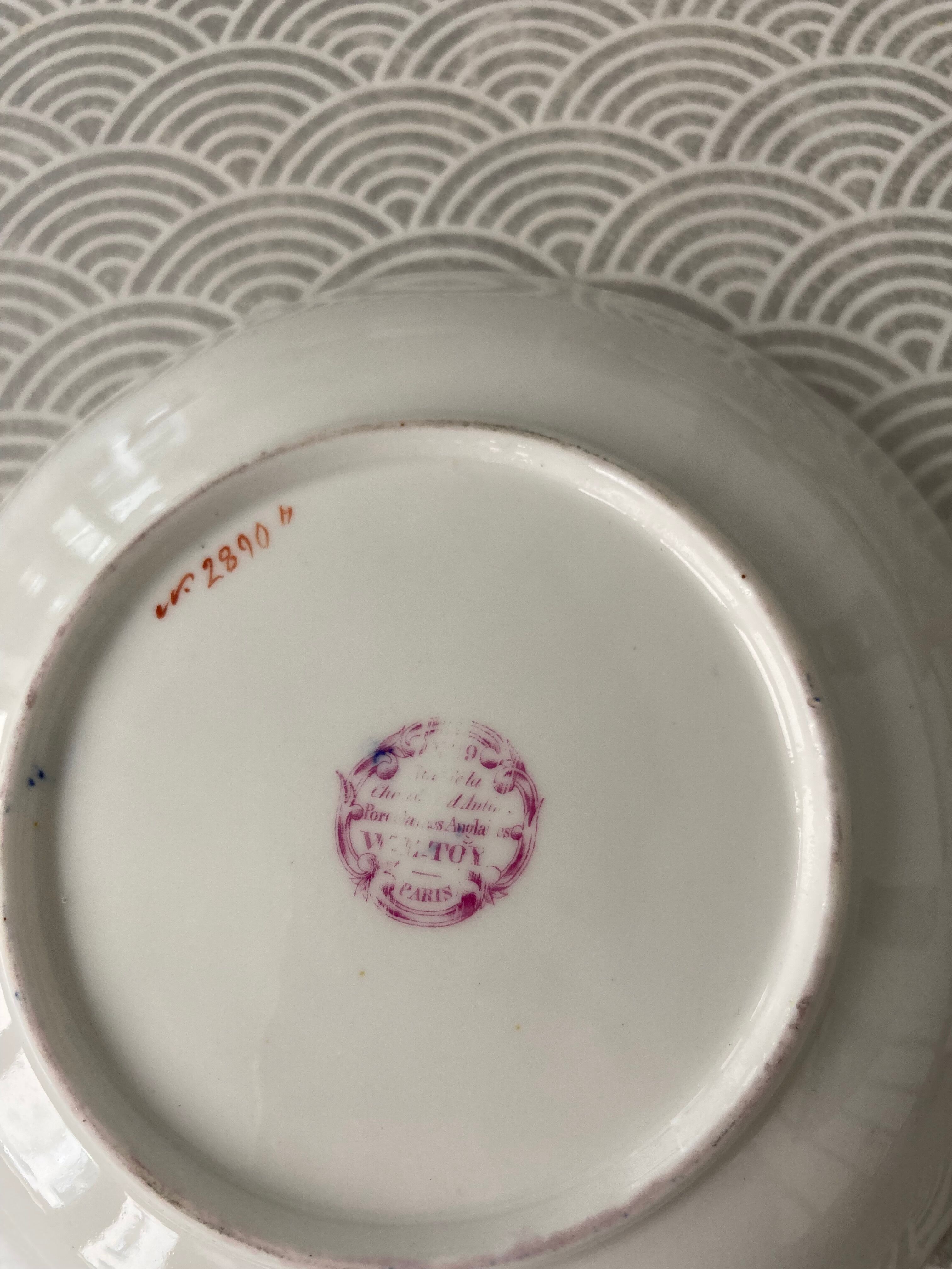 Ensemble 6 tasses et ss tasses porcelaine anglaise milieu XIXeme