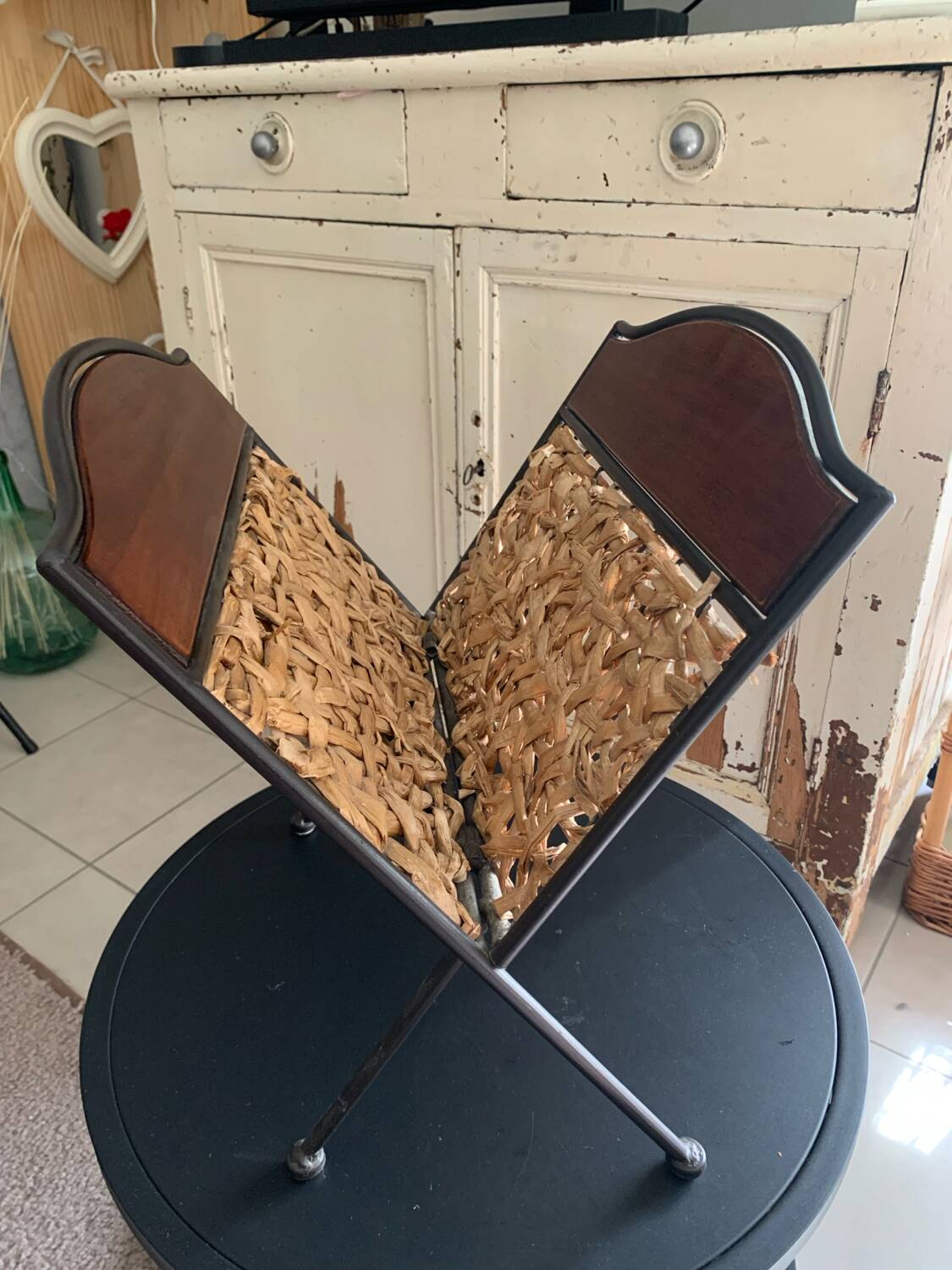 Raffia magazine rack