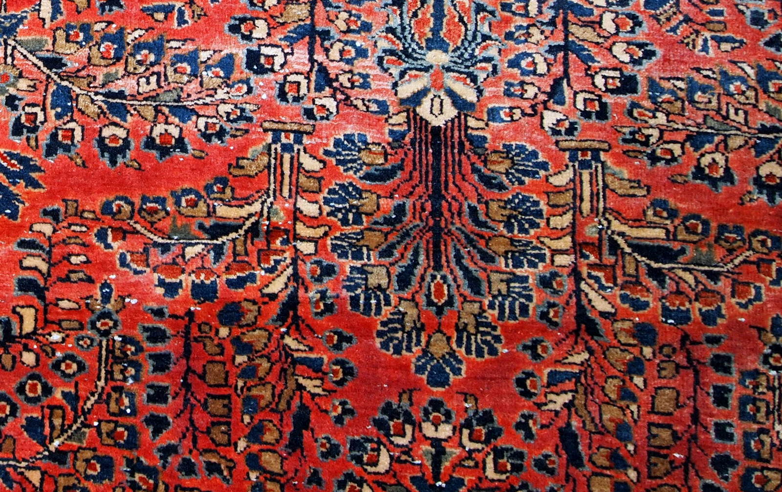 Handmade antique Persian Sarouk rug 4' x 6.8' (122cm x 207cm) 1920s - 1B784