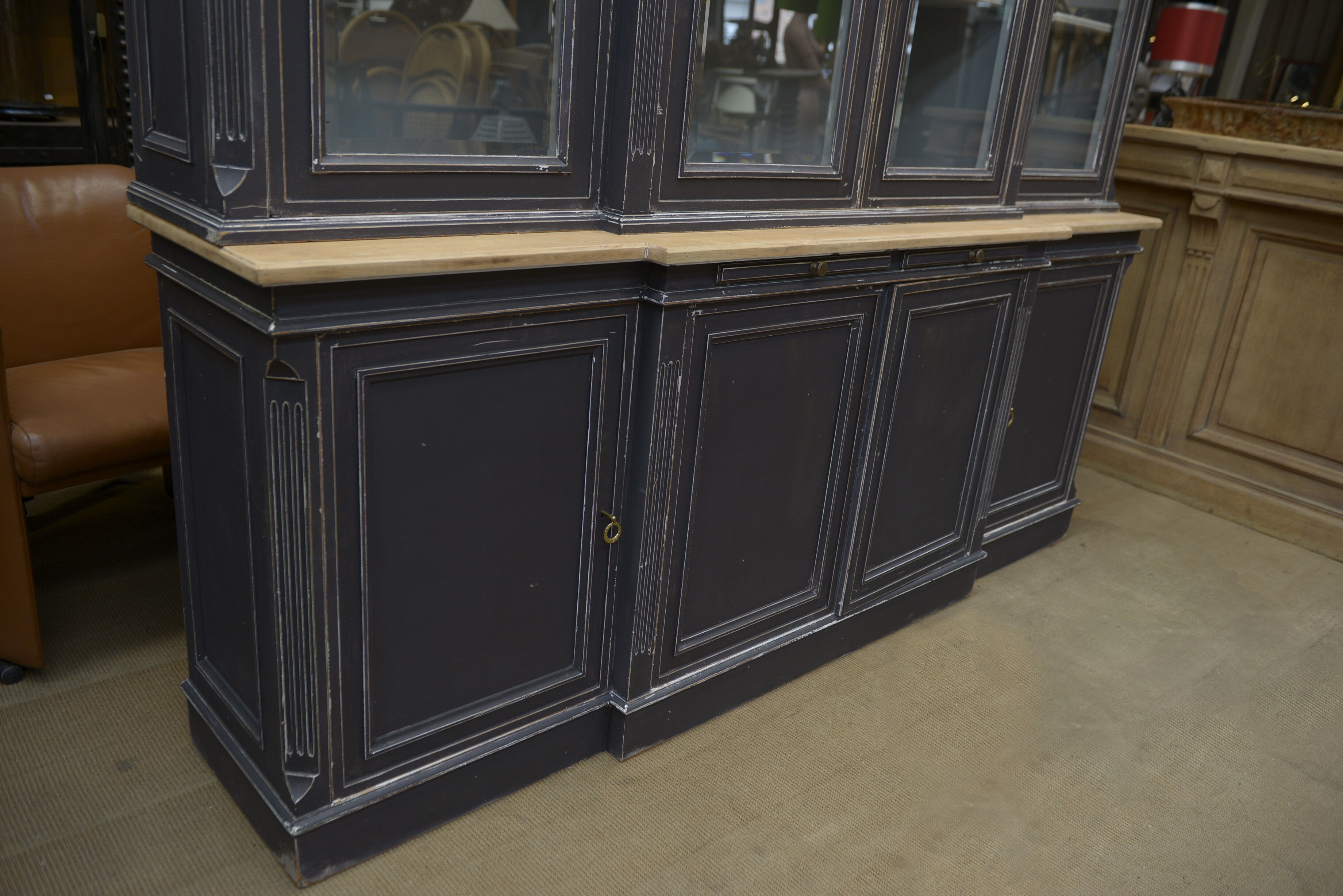 Showcase library patinated black