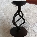 Rusty twisted candle holder for round candles