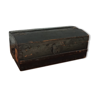 Travel chest 1900