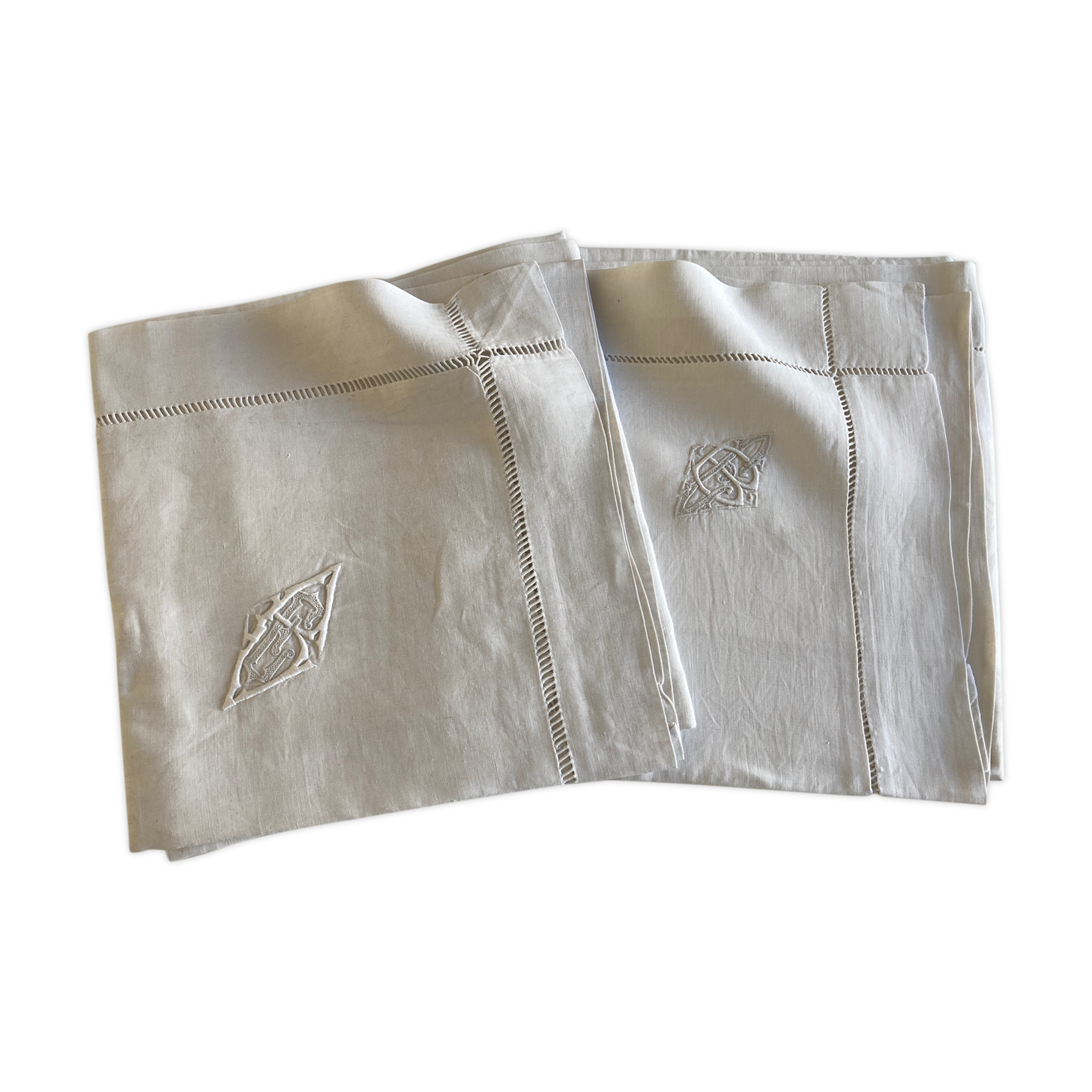 Pair of embroidered linen yarn pillowcases BE