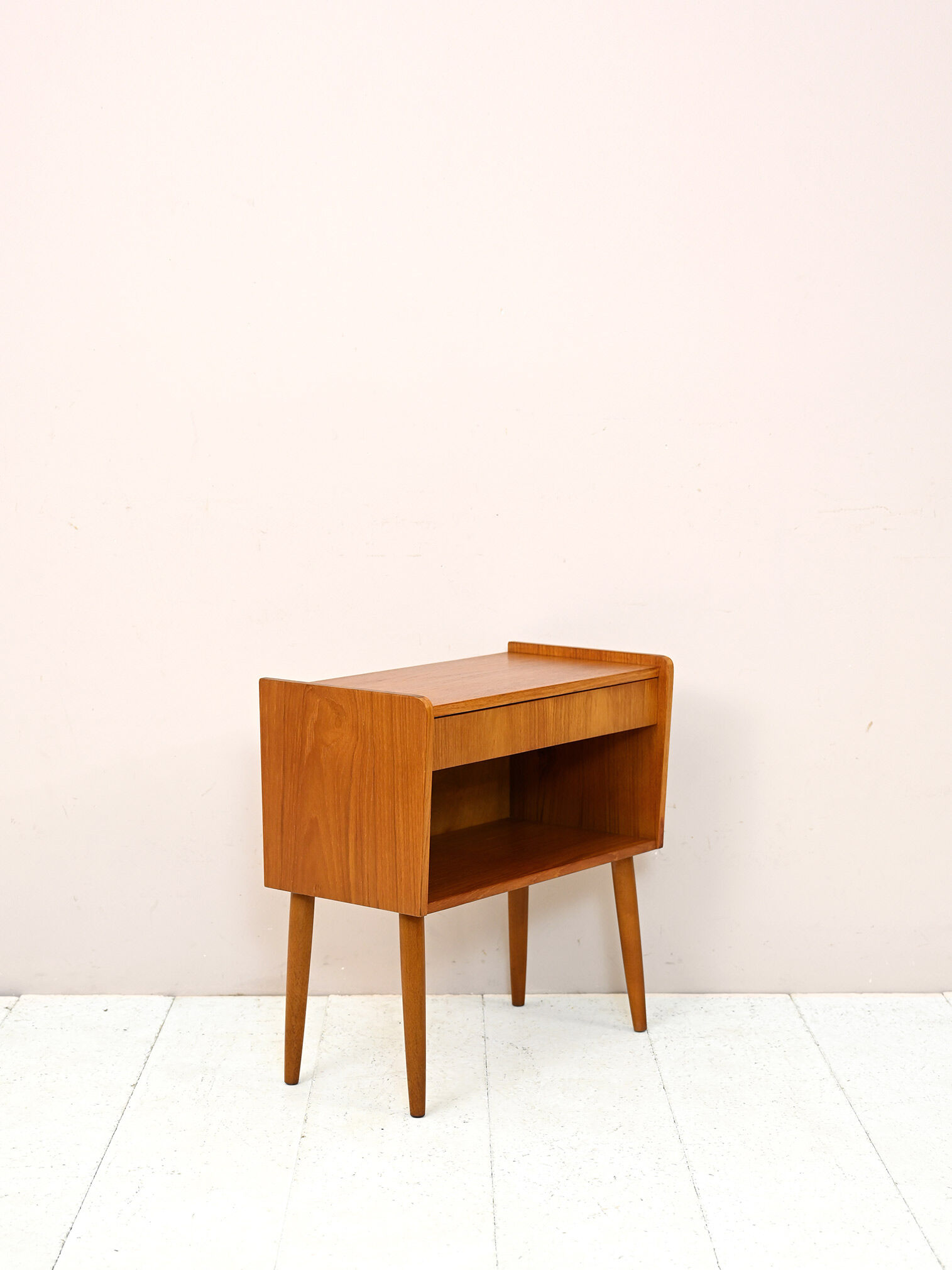 Nordic nightstand 50s