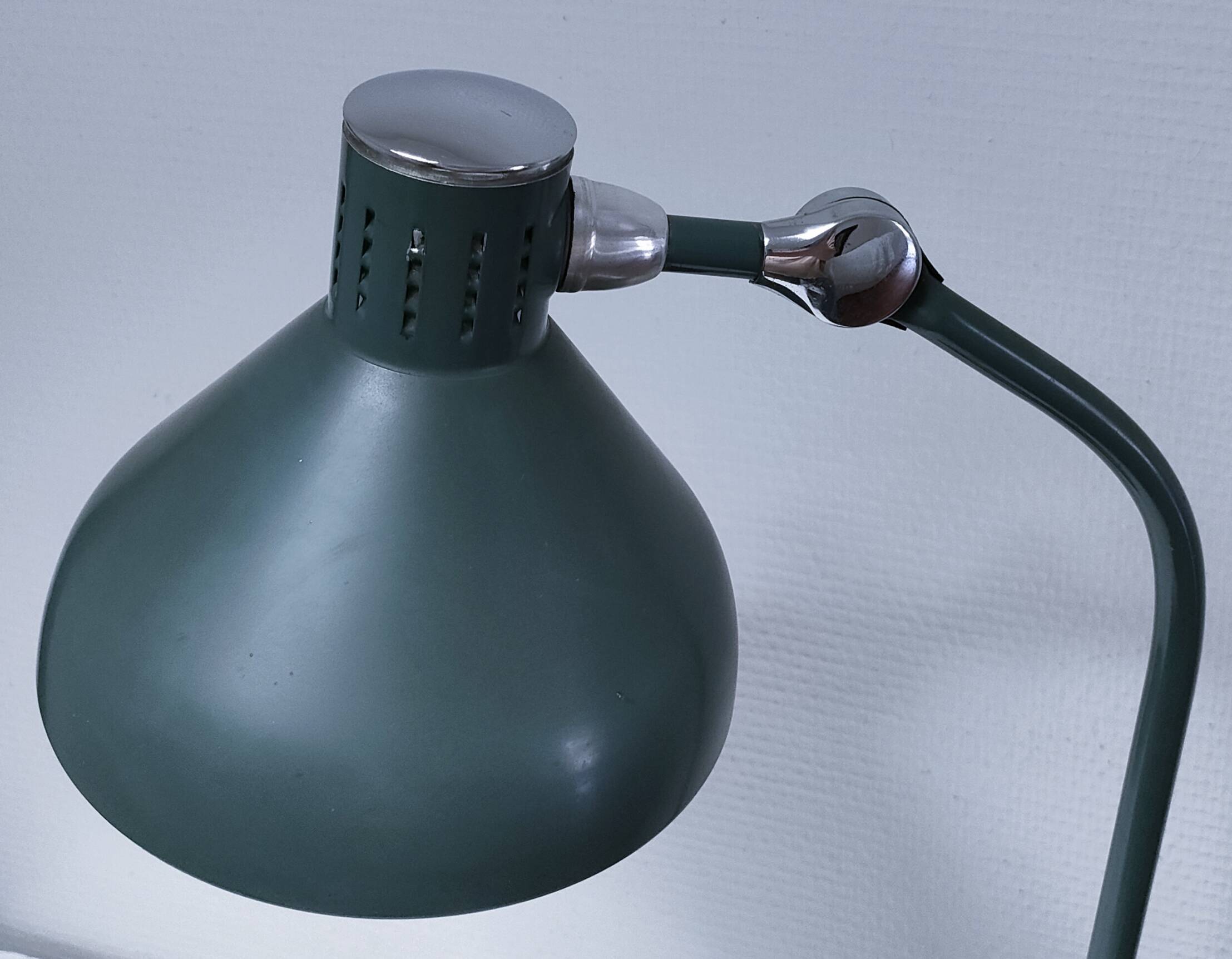 JUMO GS1 khaki lamp from the 50s design
