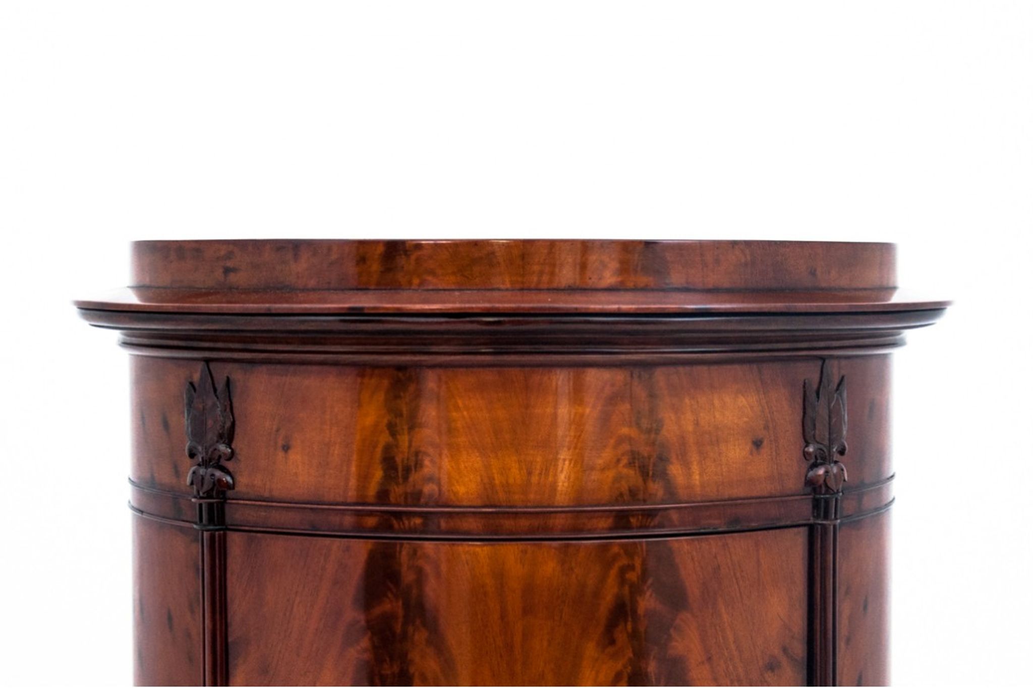 Biedermeier pillar chest of drawers, Northern Europe, around 1850.
