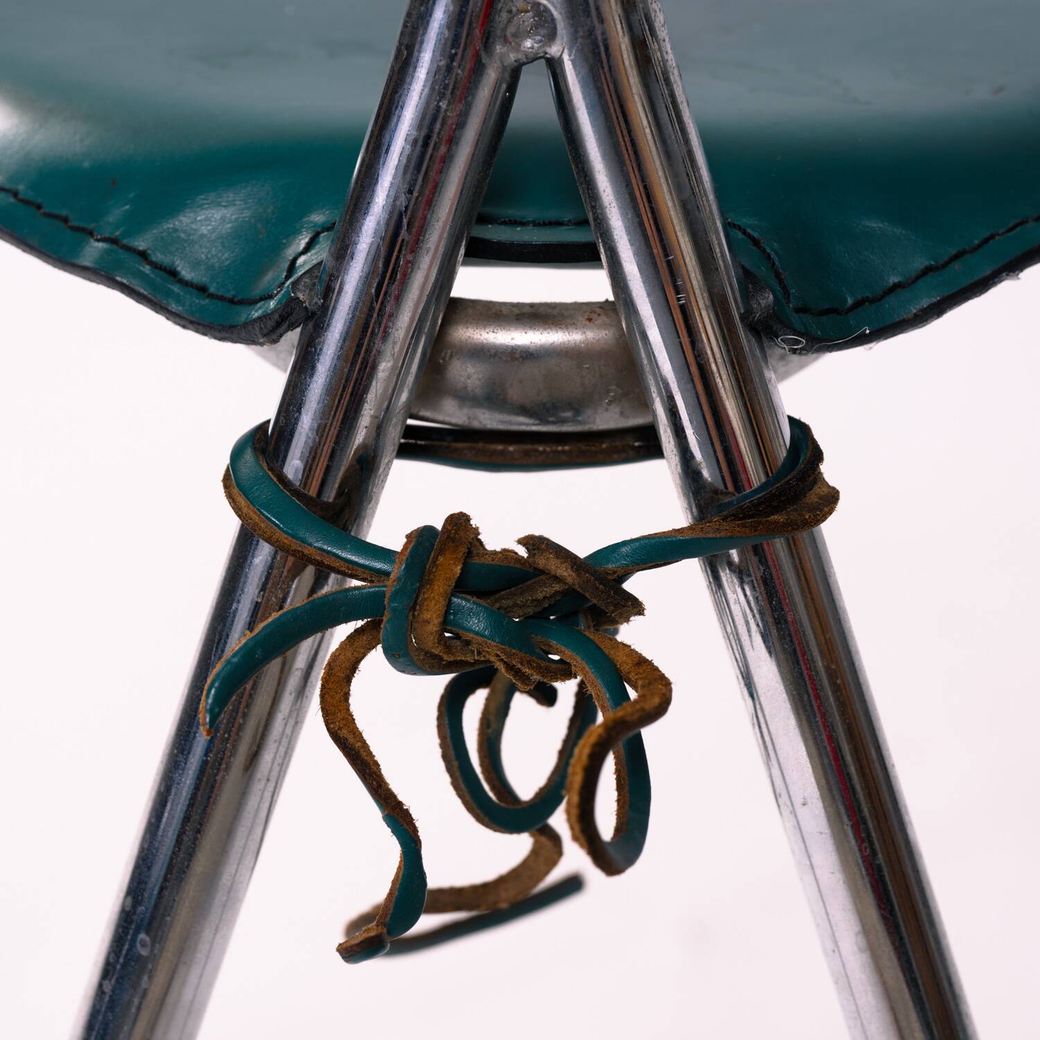 Fauteuils papillon en cuir Arrben, années 1980