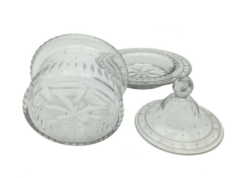 Bonbonnière and its dish, crystal