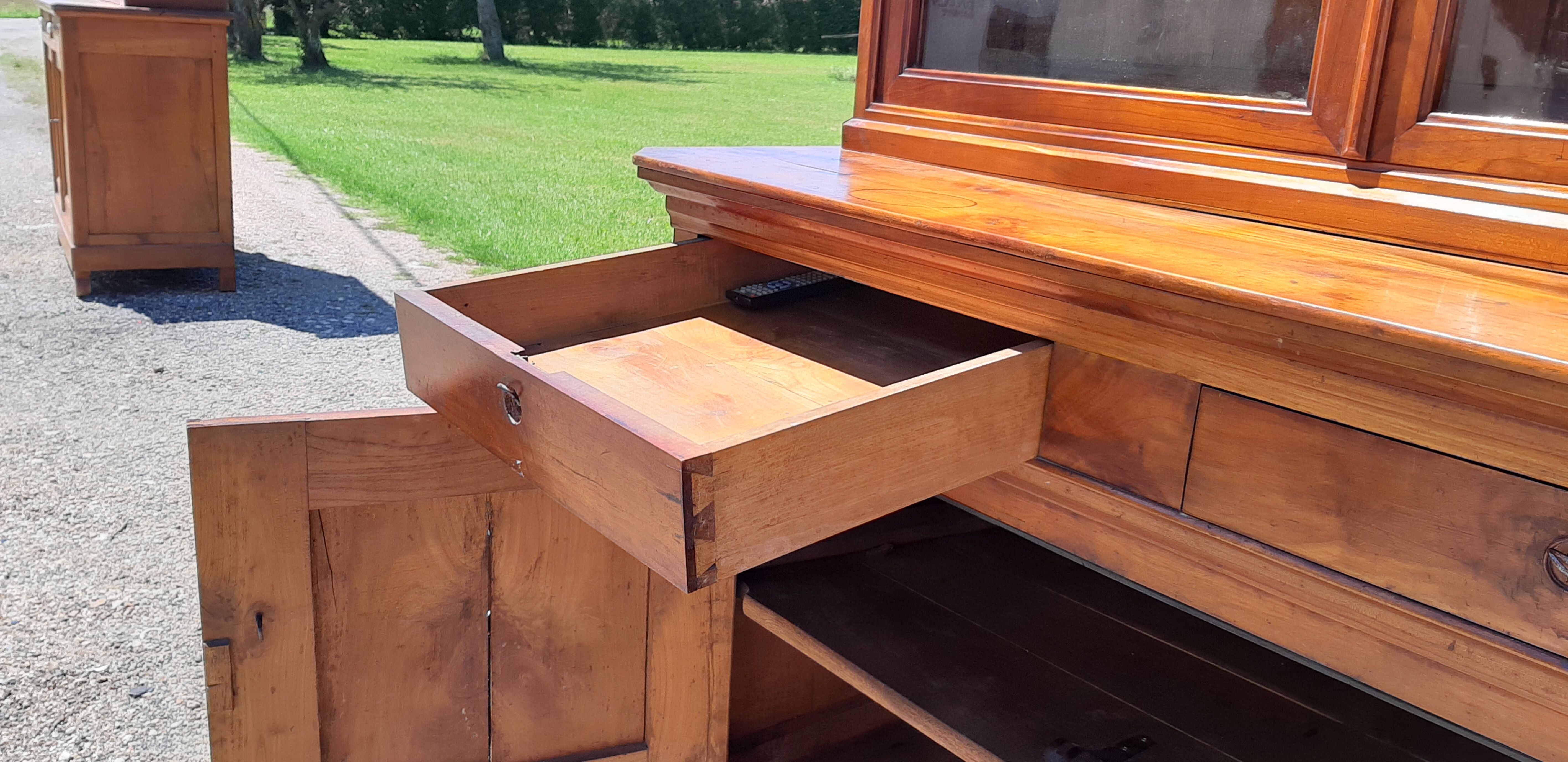 Showcase Walnut 19th