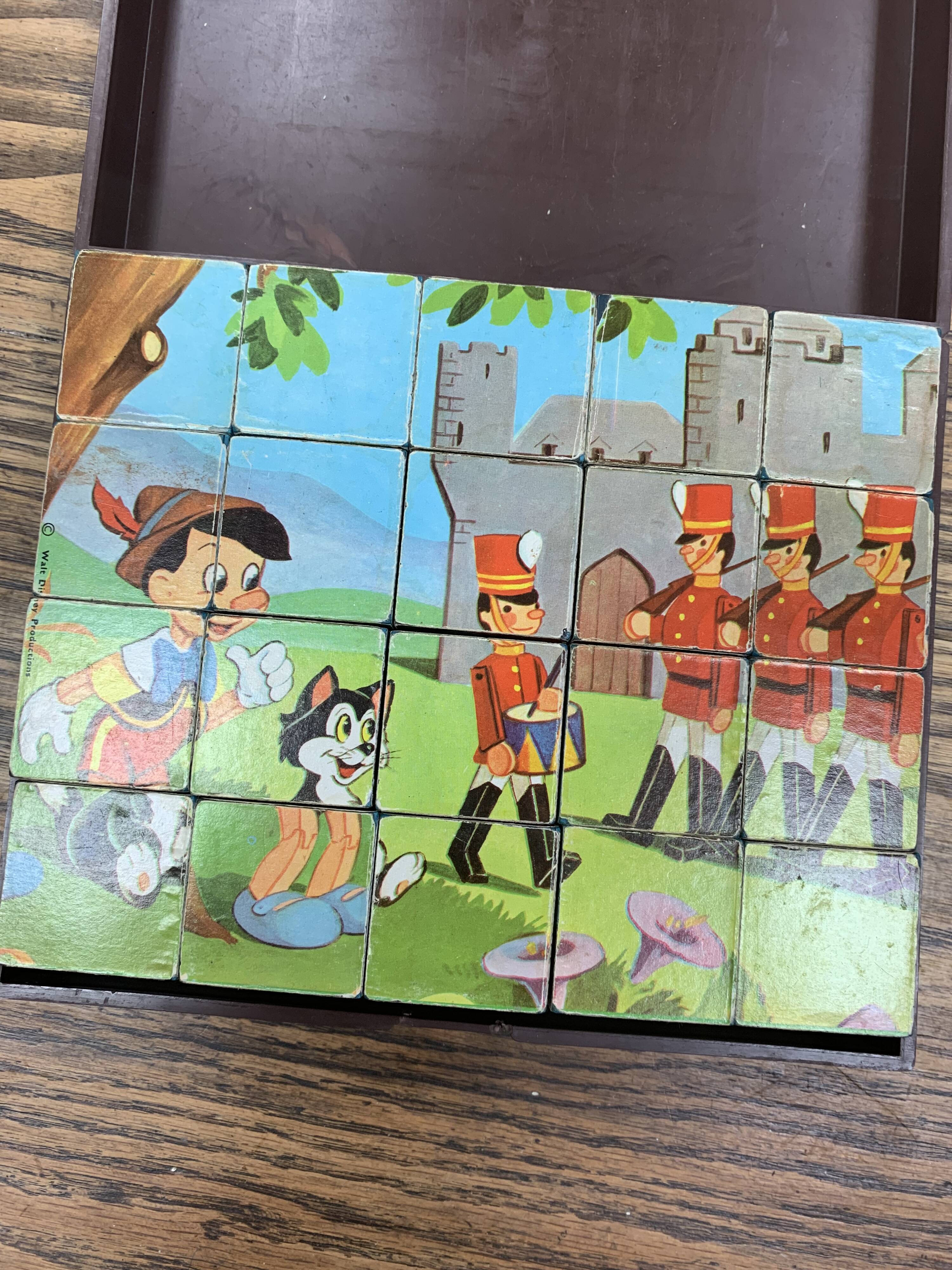 Old cube game , Walt Disney