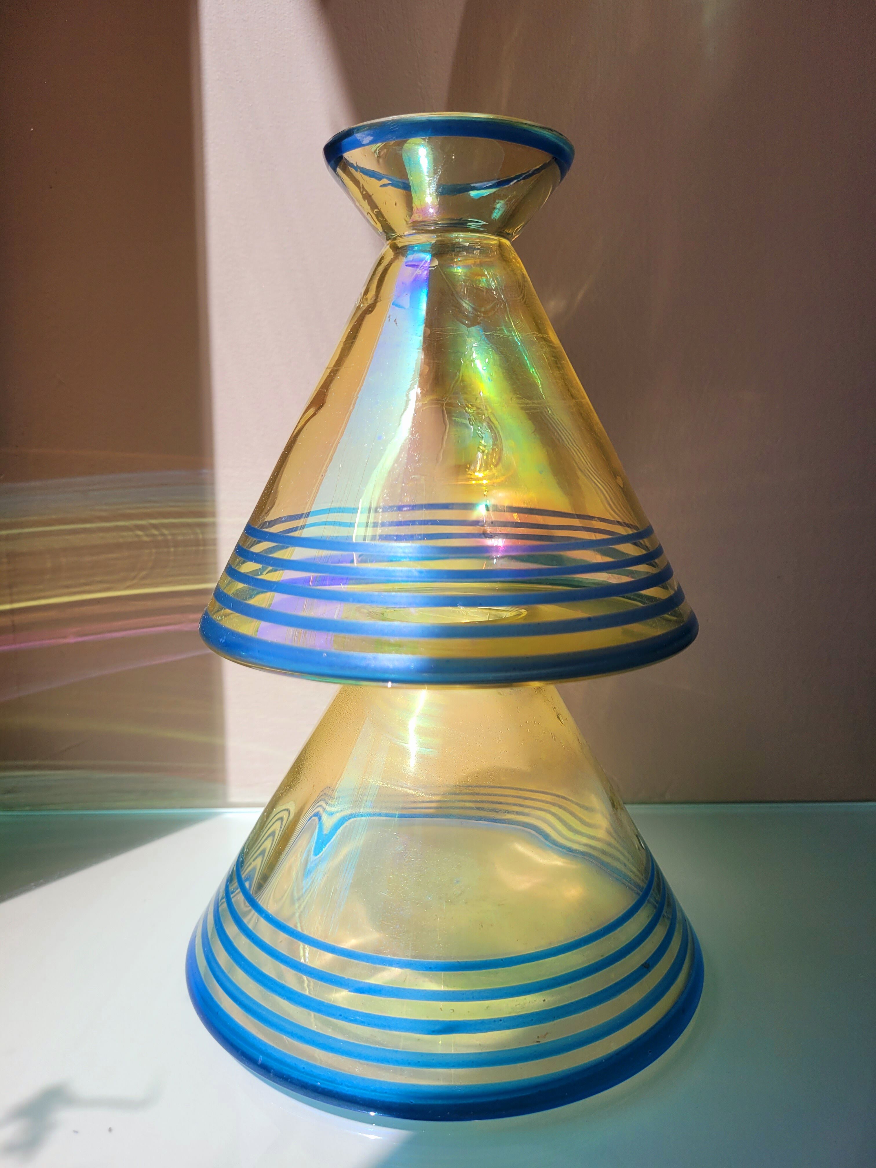 Vintage vase in iridescent glass 70s 80s