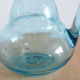 Carafe bleue en verre soufflé bullé