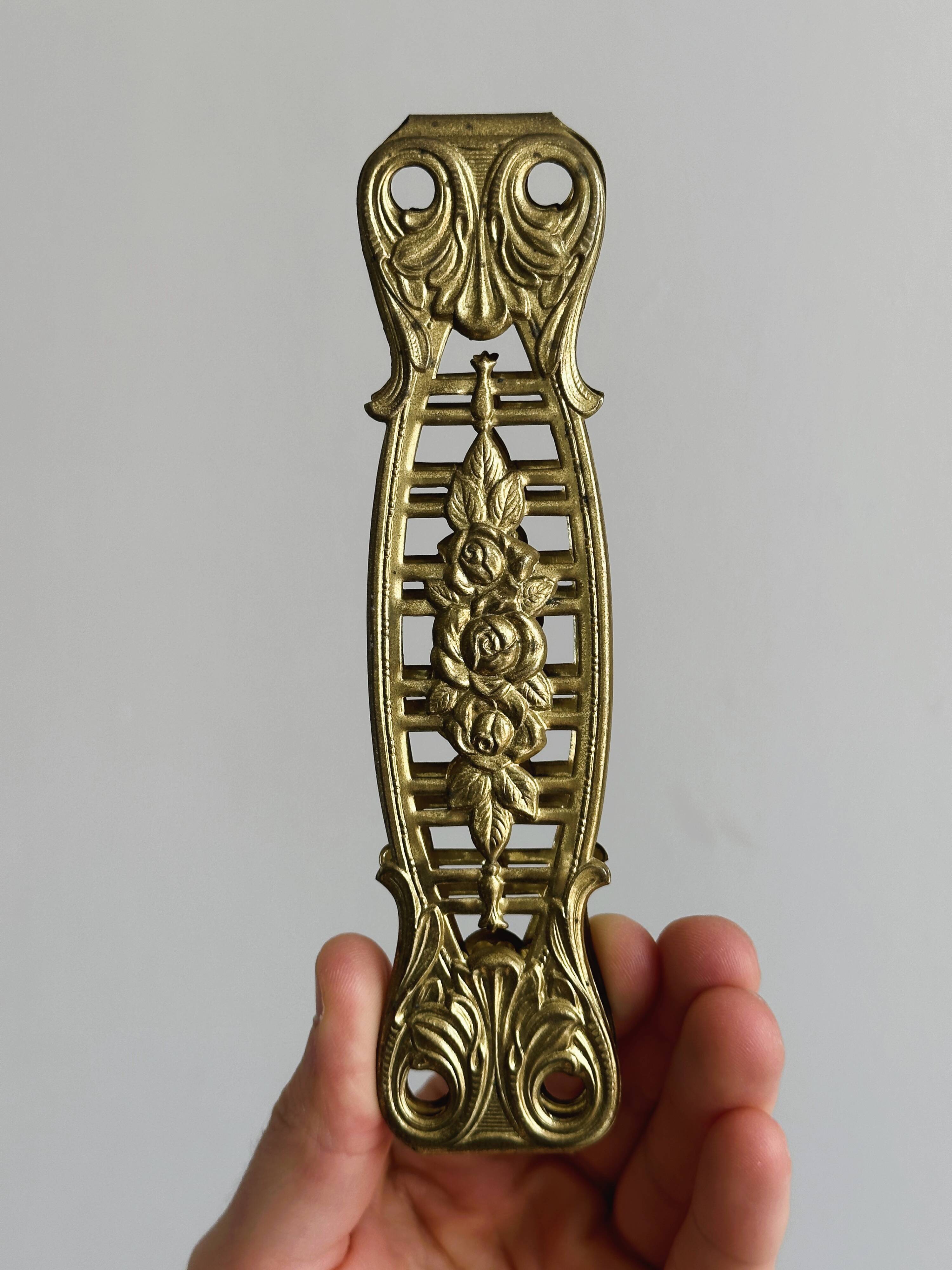 4 napkin rings - napkin holder - metal cutlery with golden rose flowers.