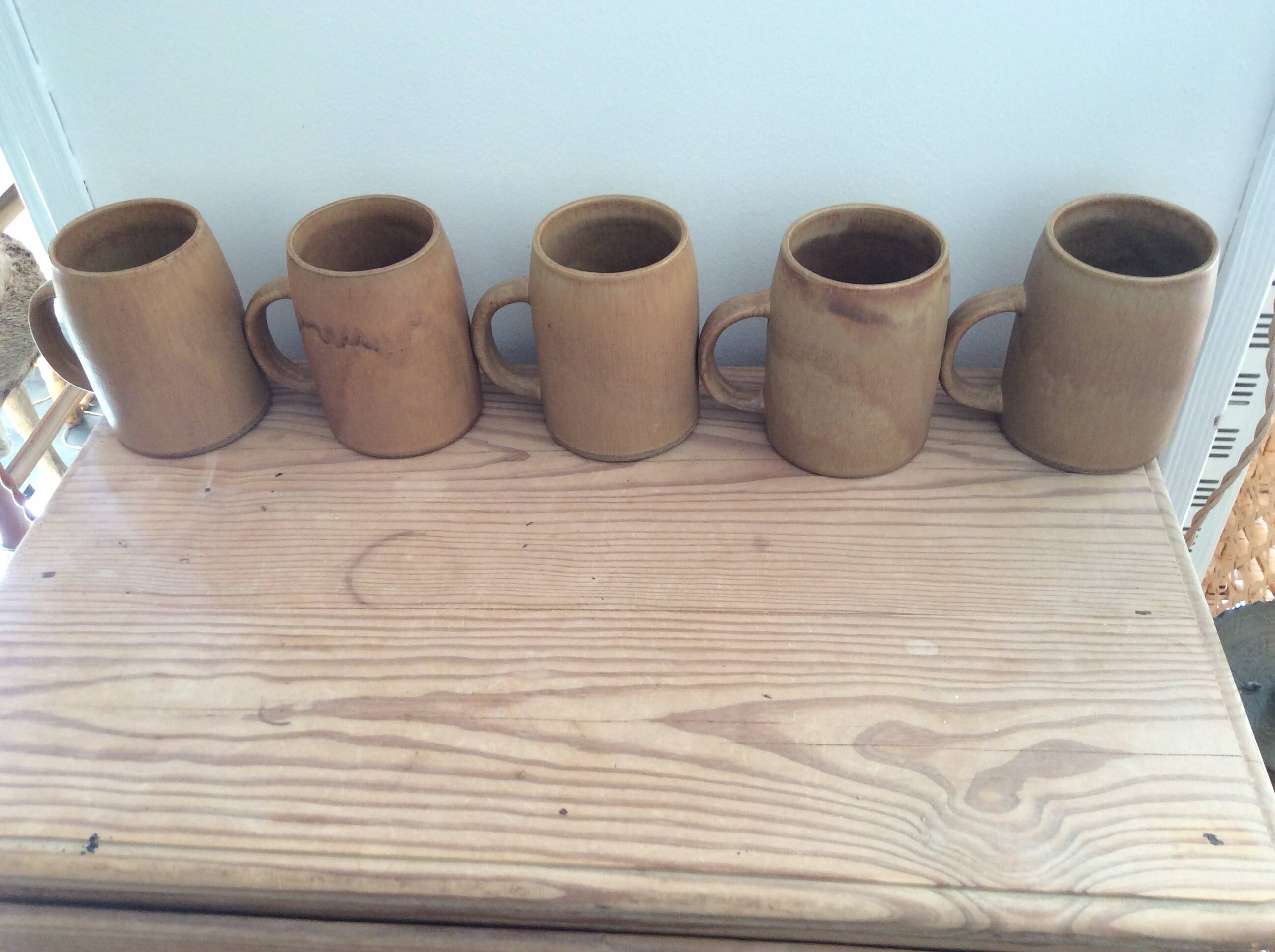 5 stoneware mugs