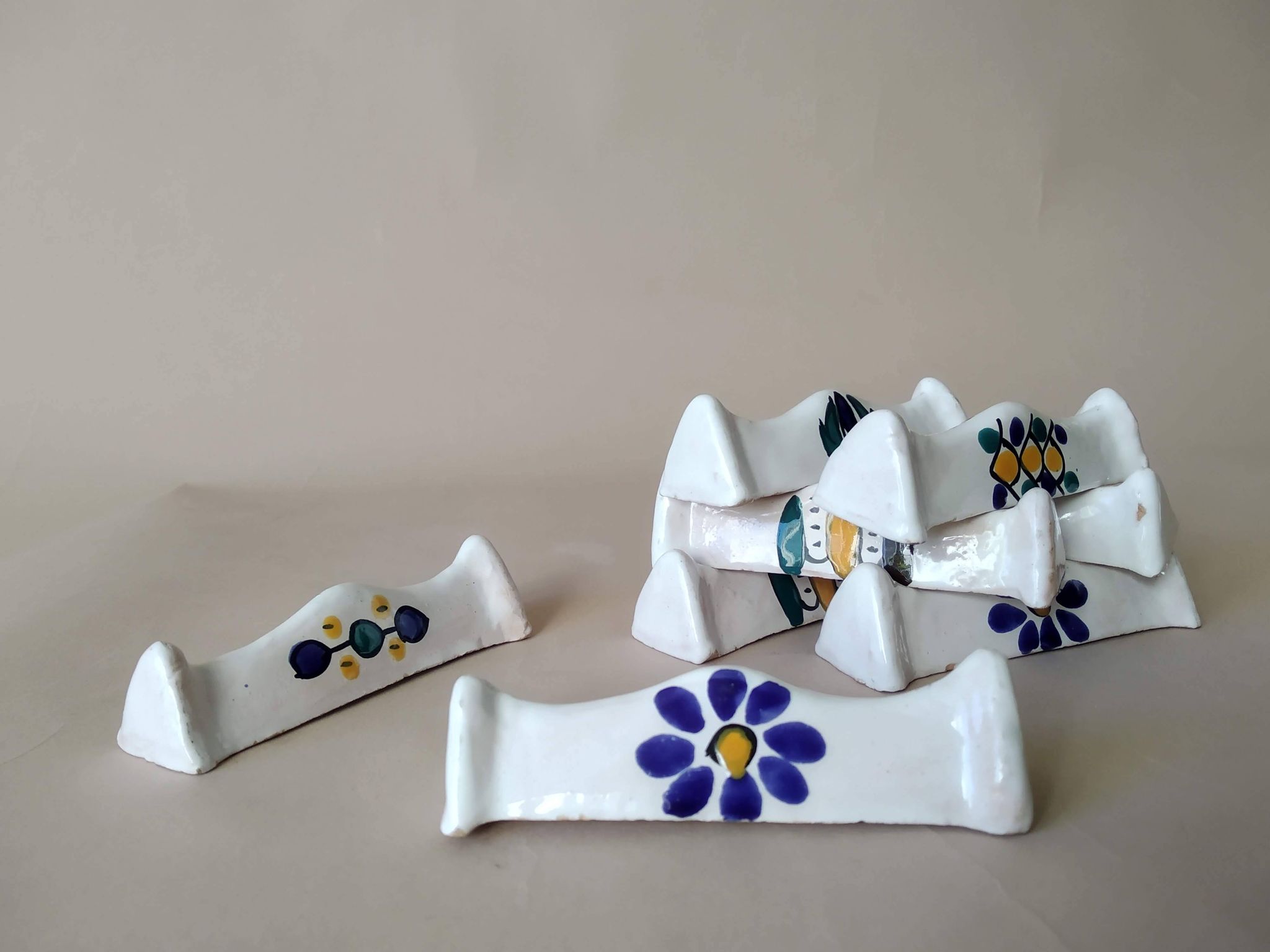 8 porte-couteaux en terre cuite céramique artisanale vintage