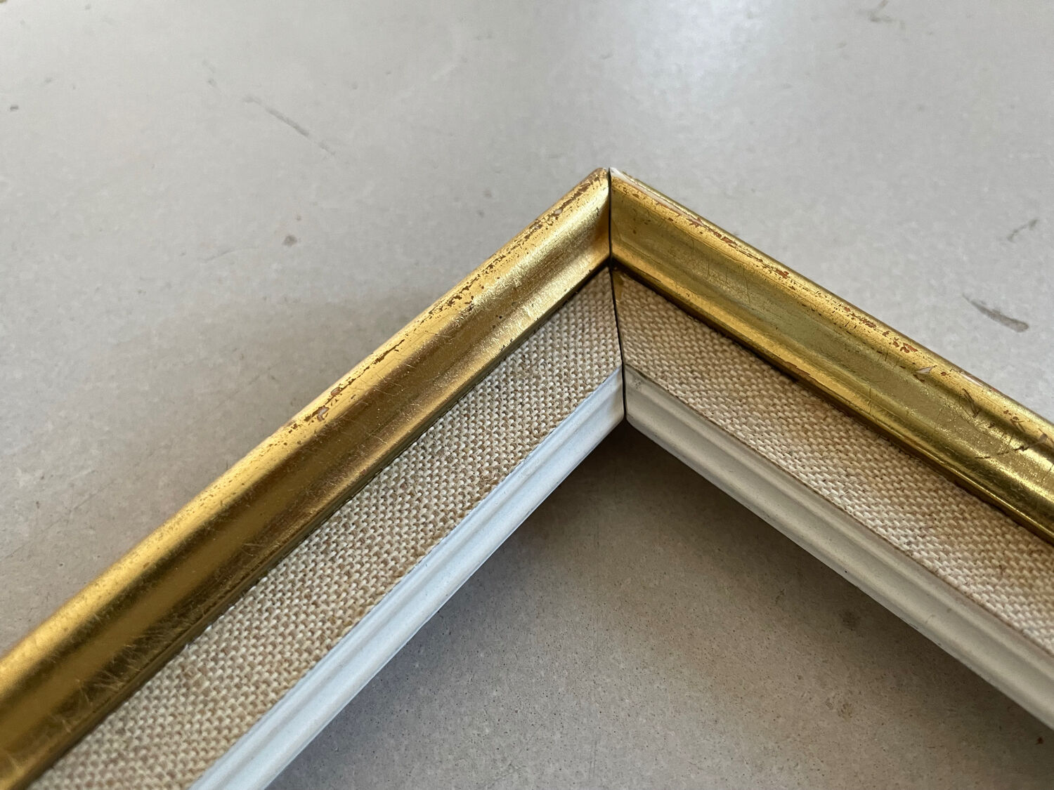 Small golden frame 25x30cm
