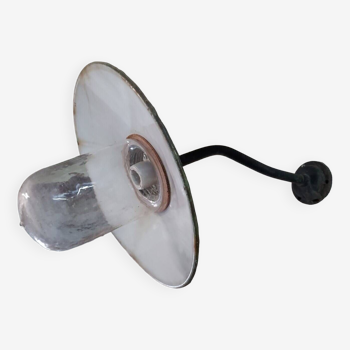 industrial wall light in the shape of a swan neck