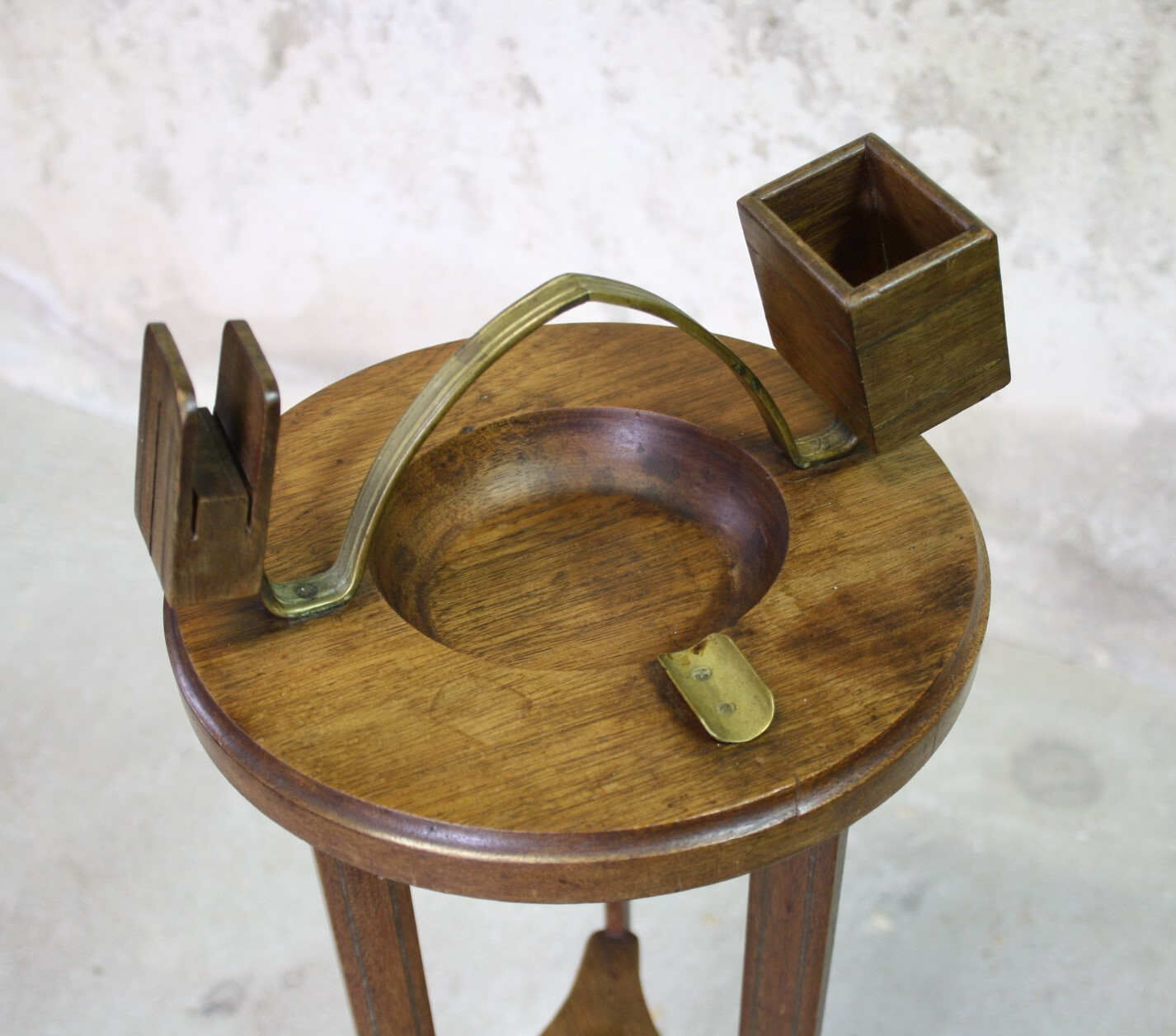 Art deco smoker's foot