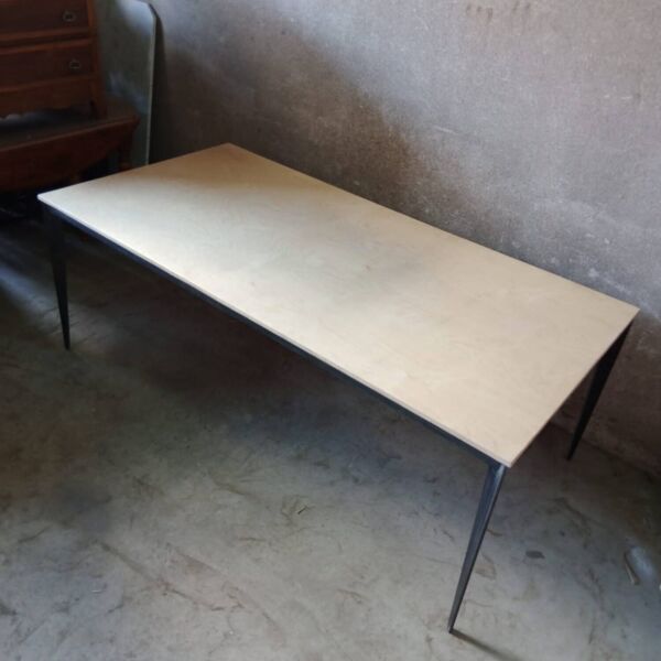 Table à manger, table de travail