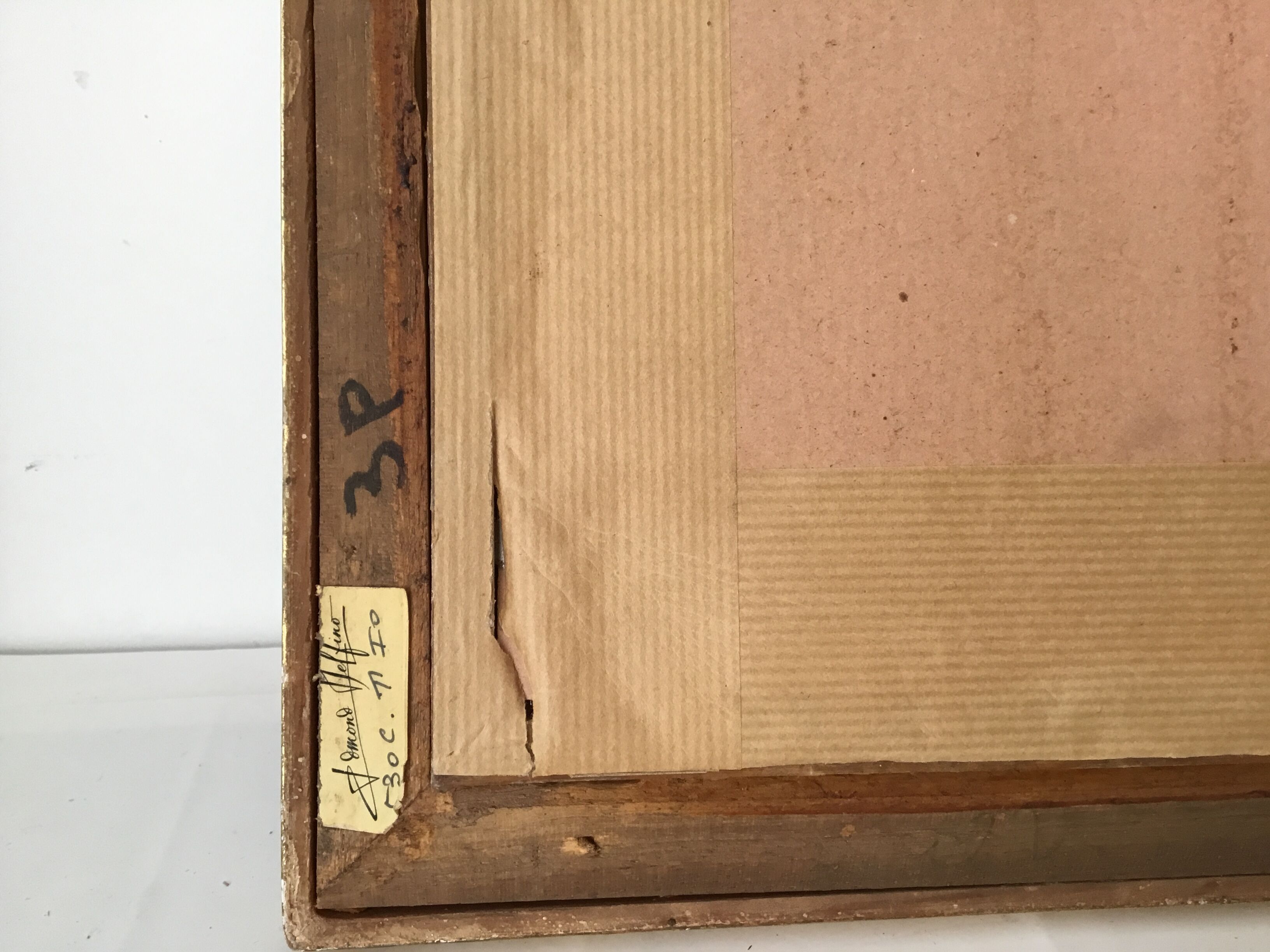 Table framed bouquet of flowers