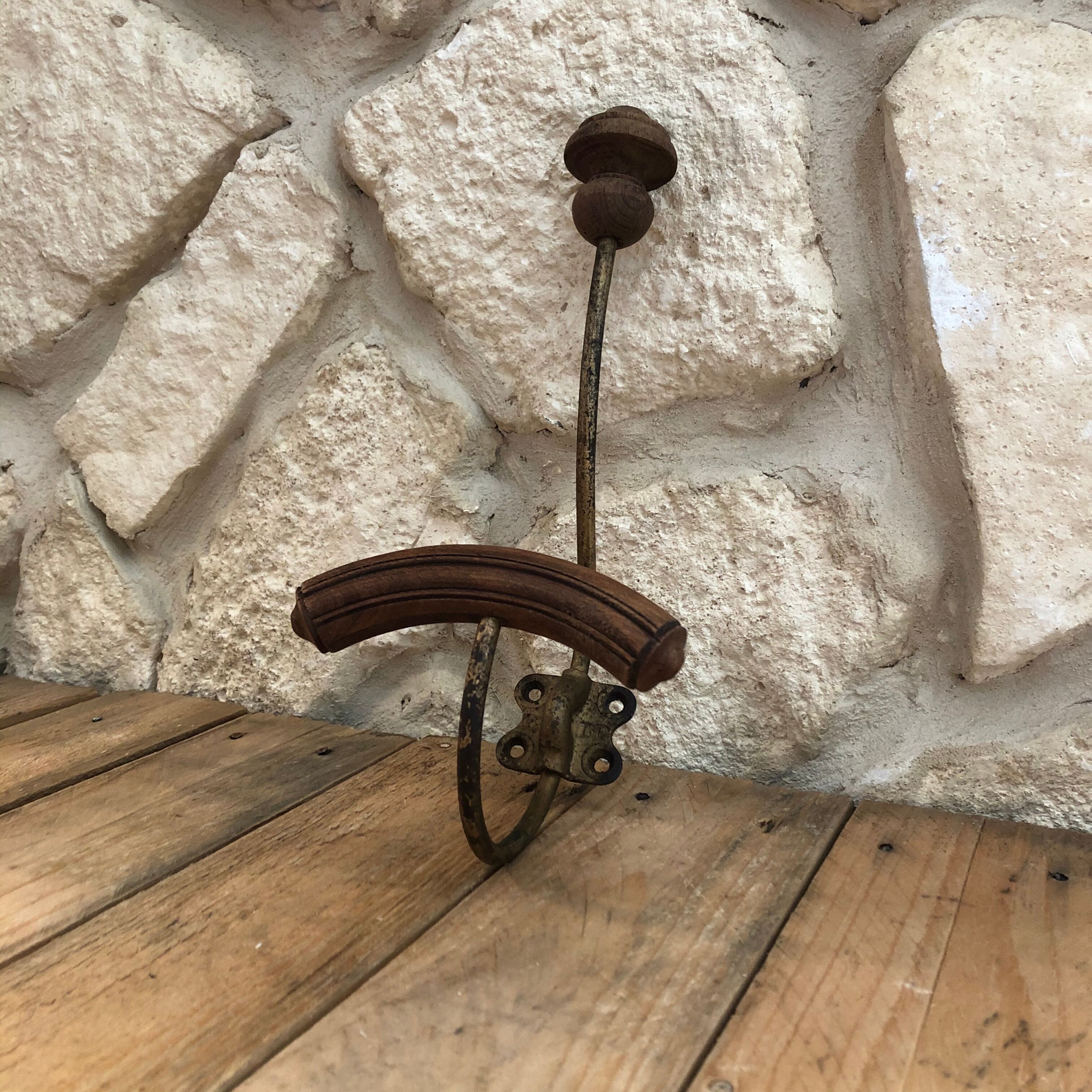 Coat holder