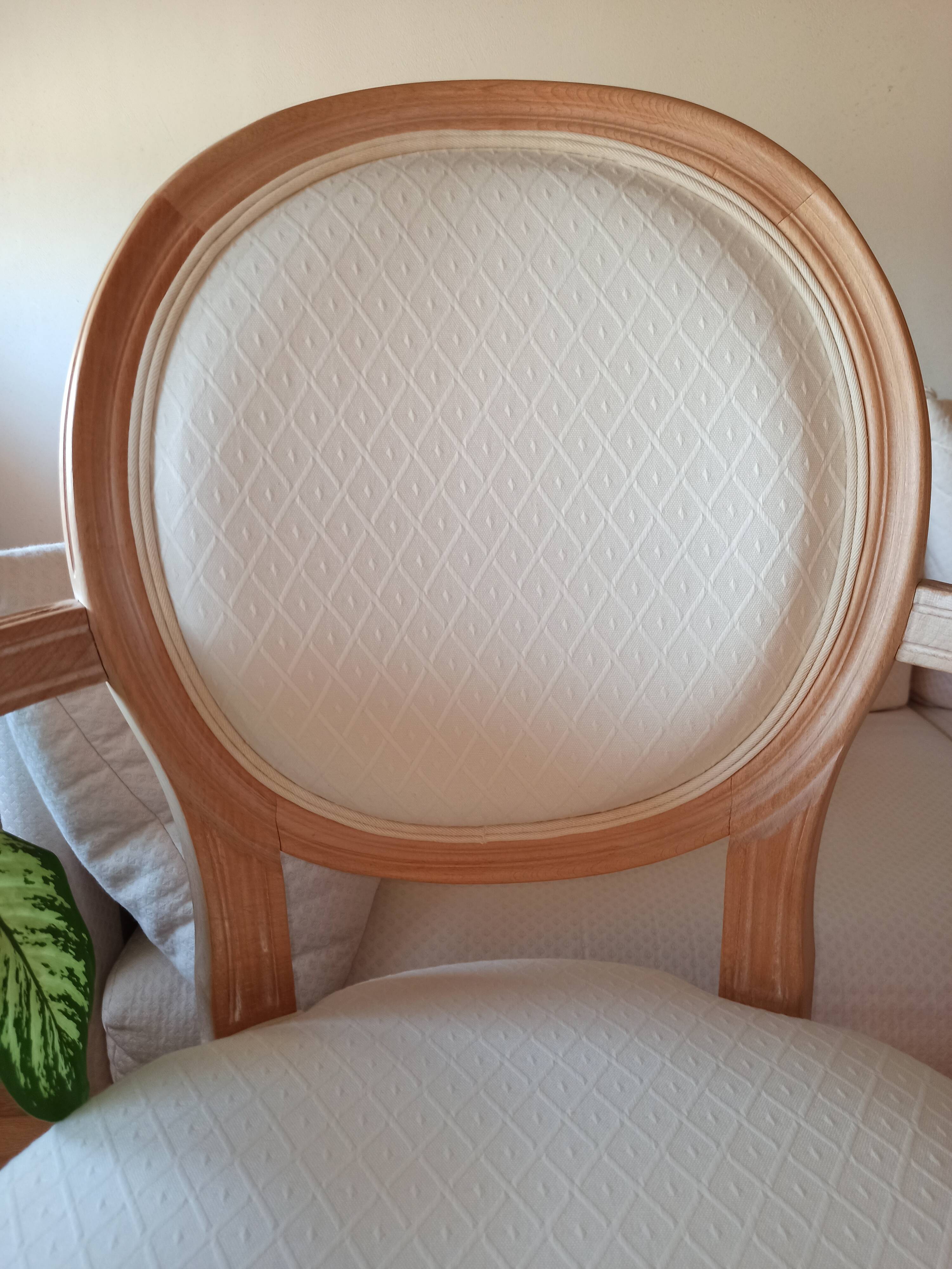 Fauteuil médaillon beige style Louis XVI très bon état