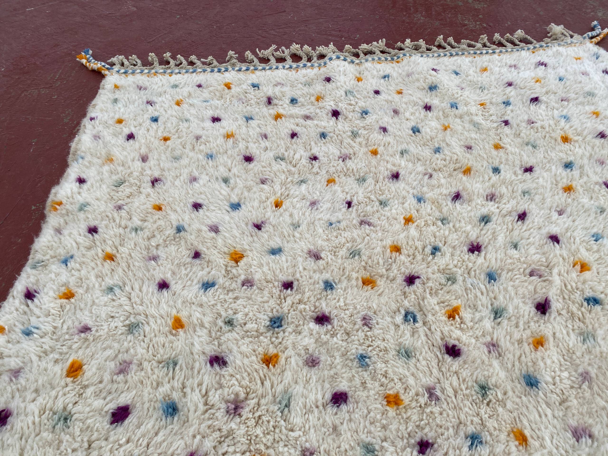 Beni Ouarain rug 300x200 cm – Natural wool with multicoloured patterns,