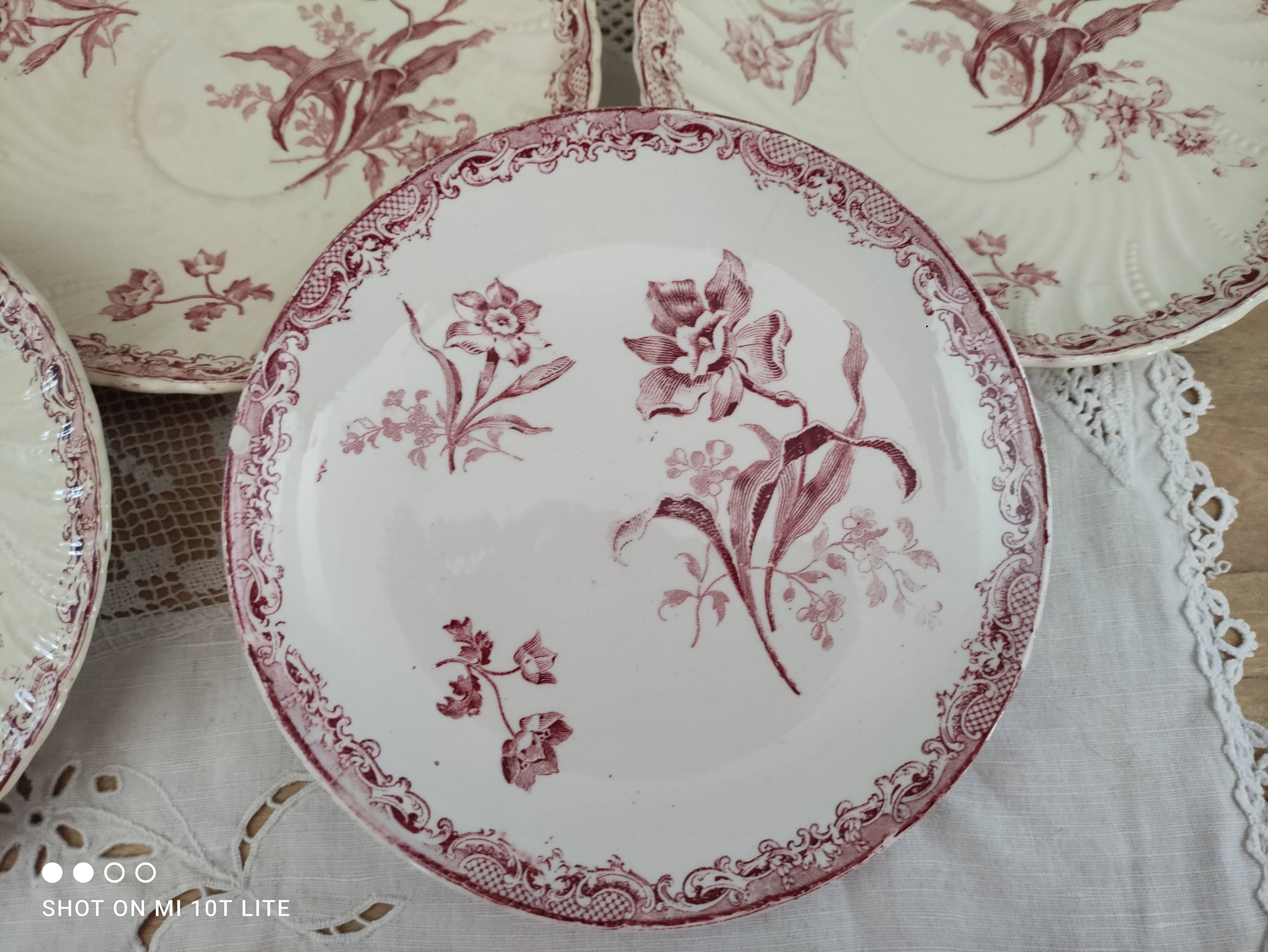 Lot de 7 assiettes ou soucoupes dépareillées Sarreguemines modèle Fontanges