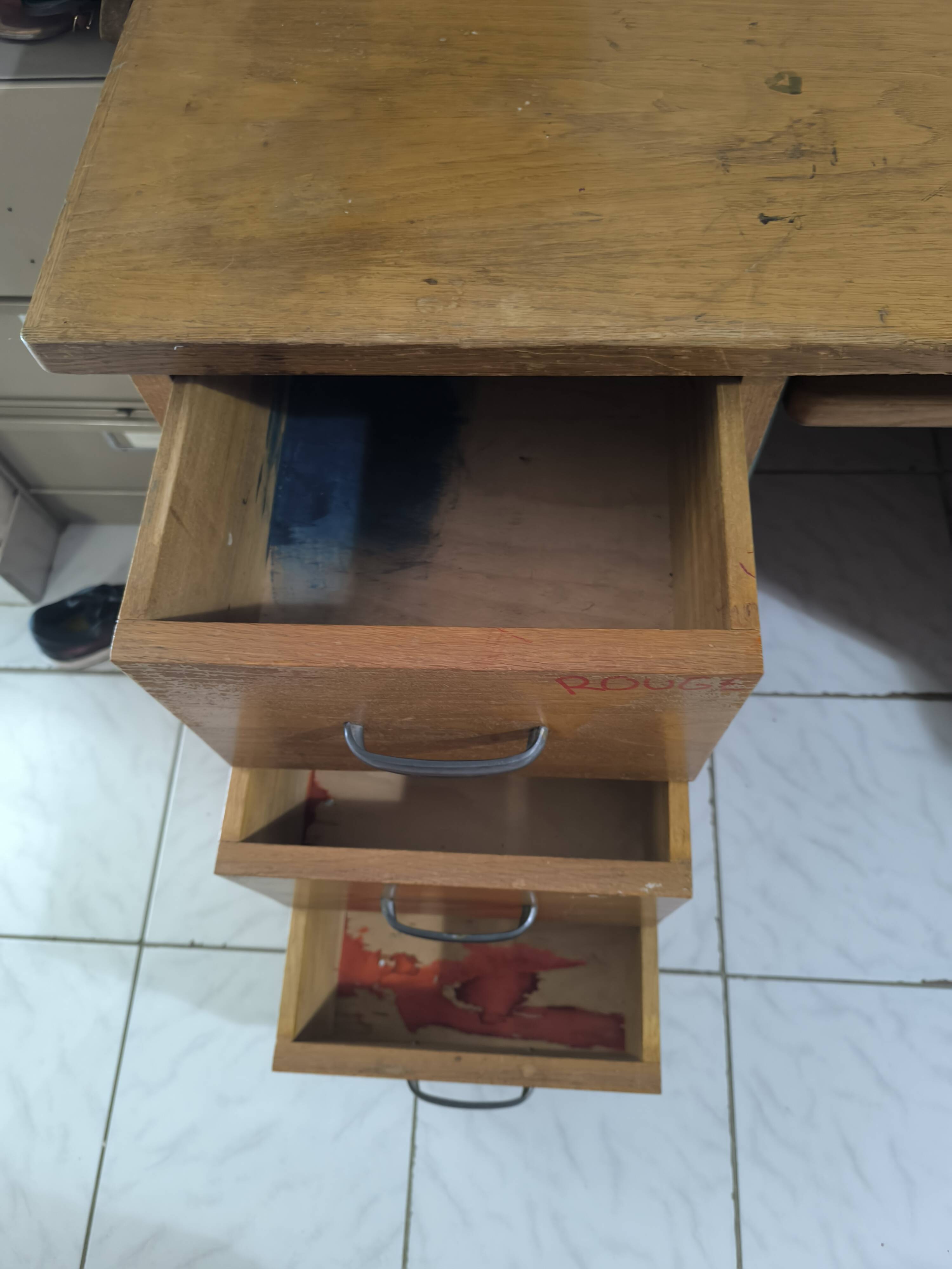 Schoolmaster's desk and its chair