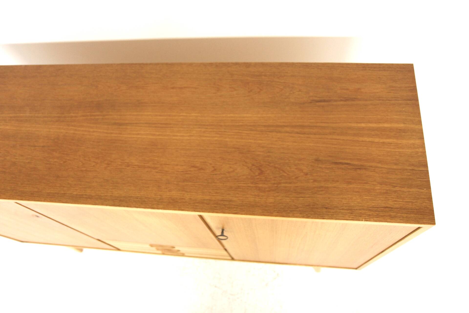 Enfilade scandinave en teck et en chêne, Suède, 1960